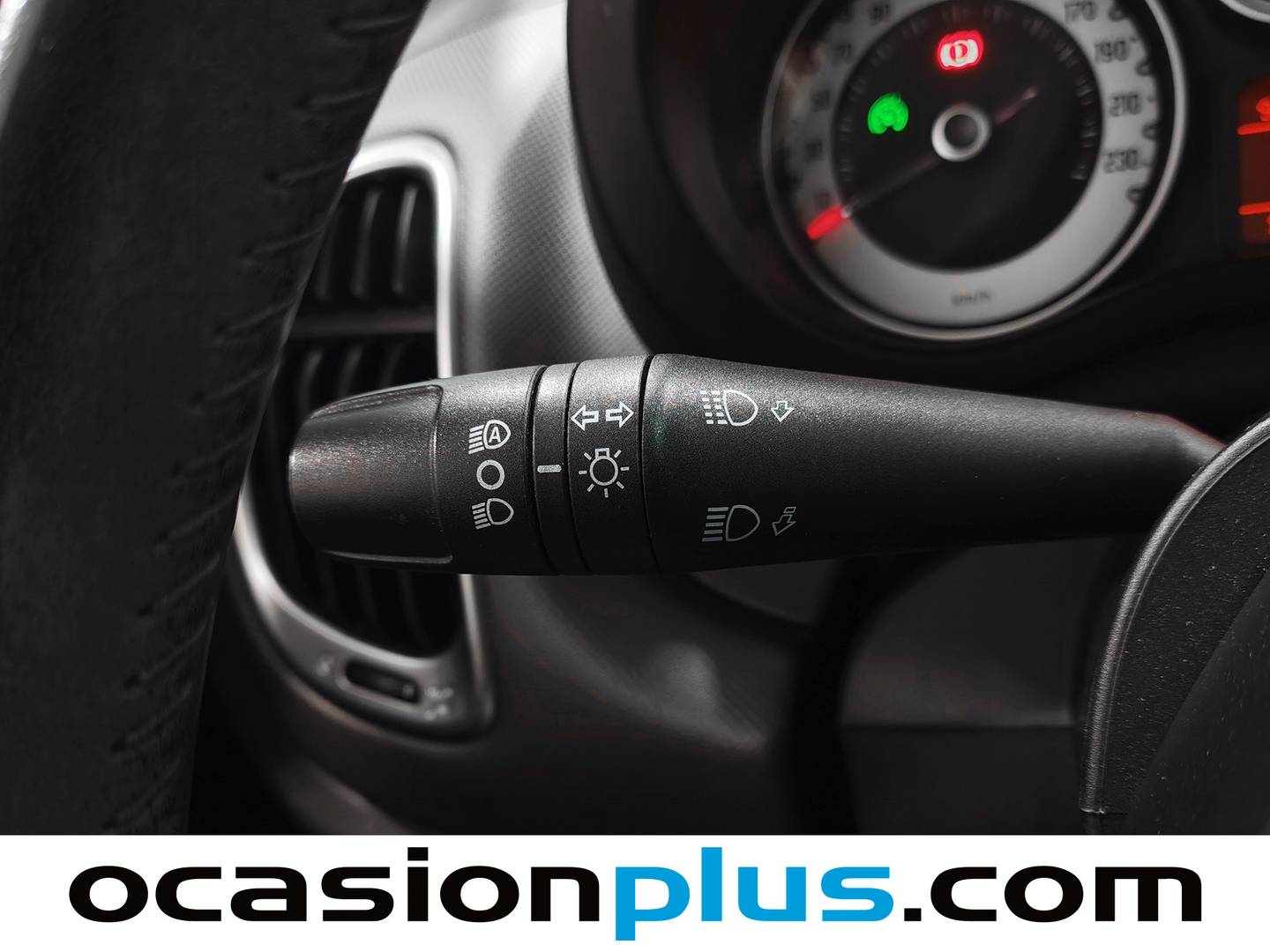 Equipamiento del Fiat 500L Fiat 500L 1.4 16v Lounge (95 CV)