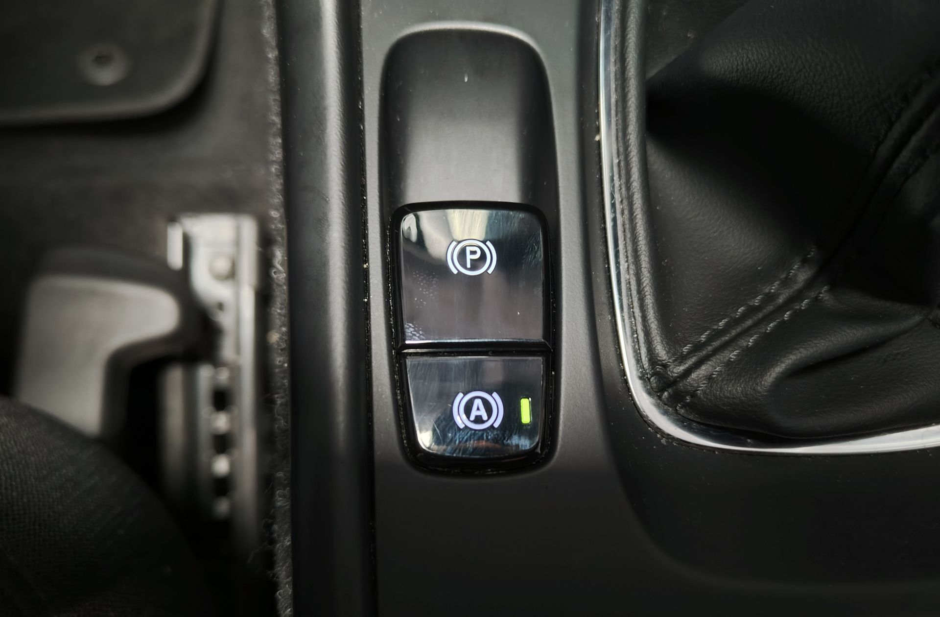 Volvo XC40 T3 - foto 32