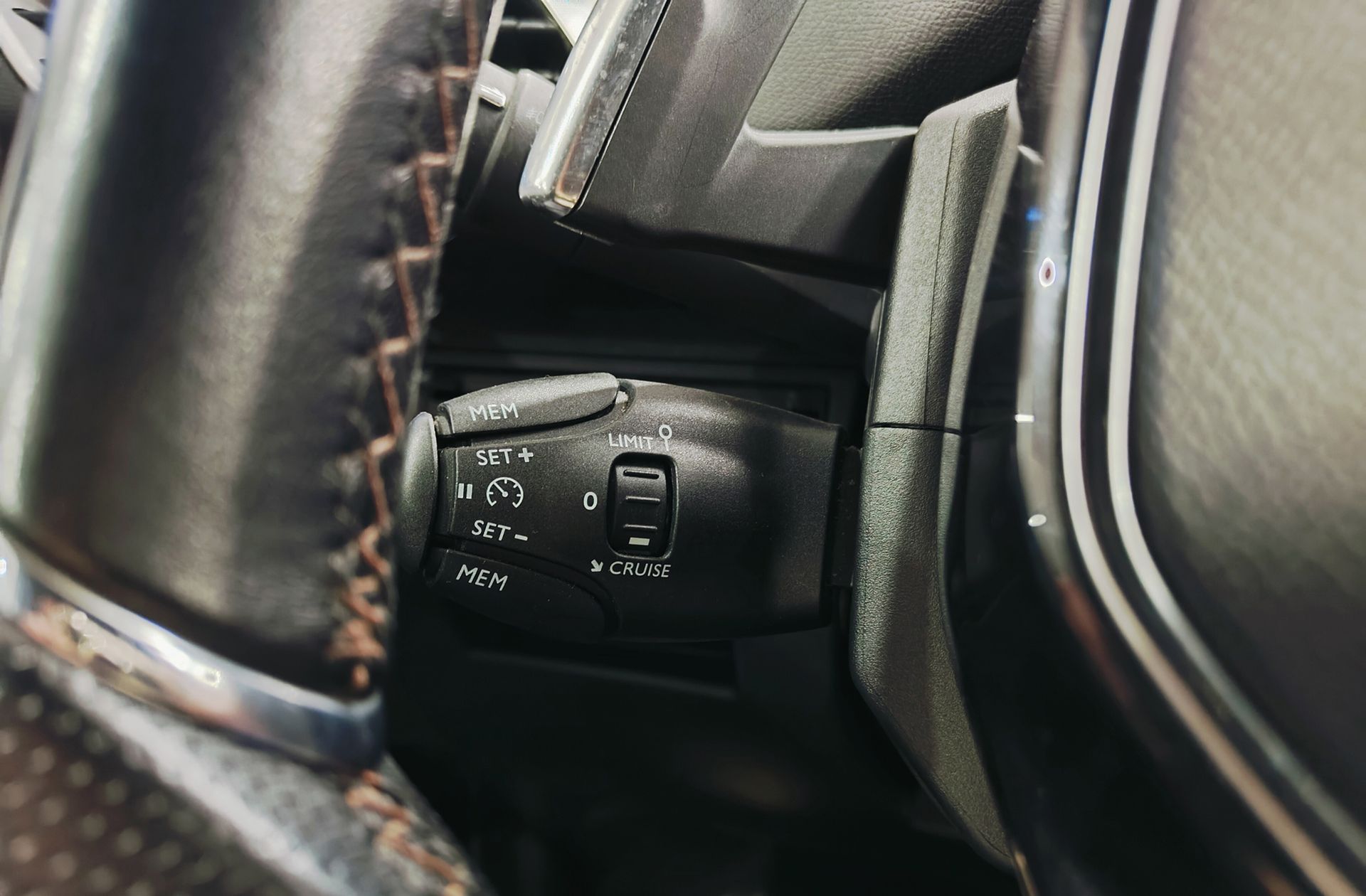 Peugeot 5008 BlueHDi 180 GT EAT8 7 plazas - foto 38