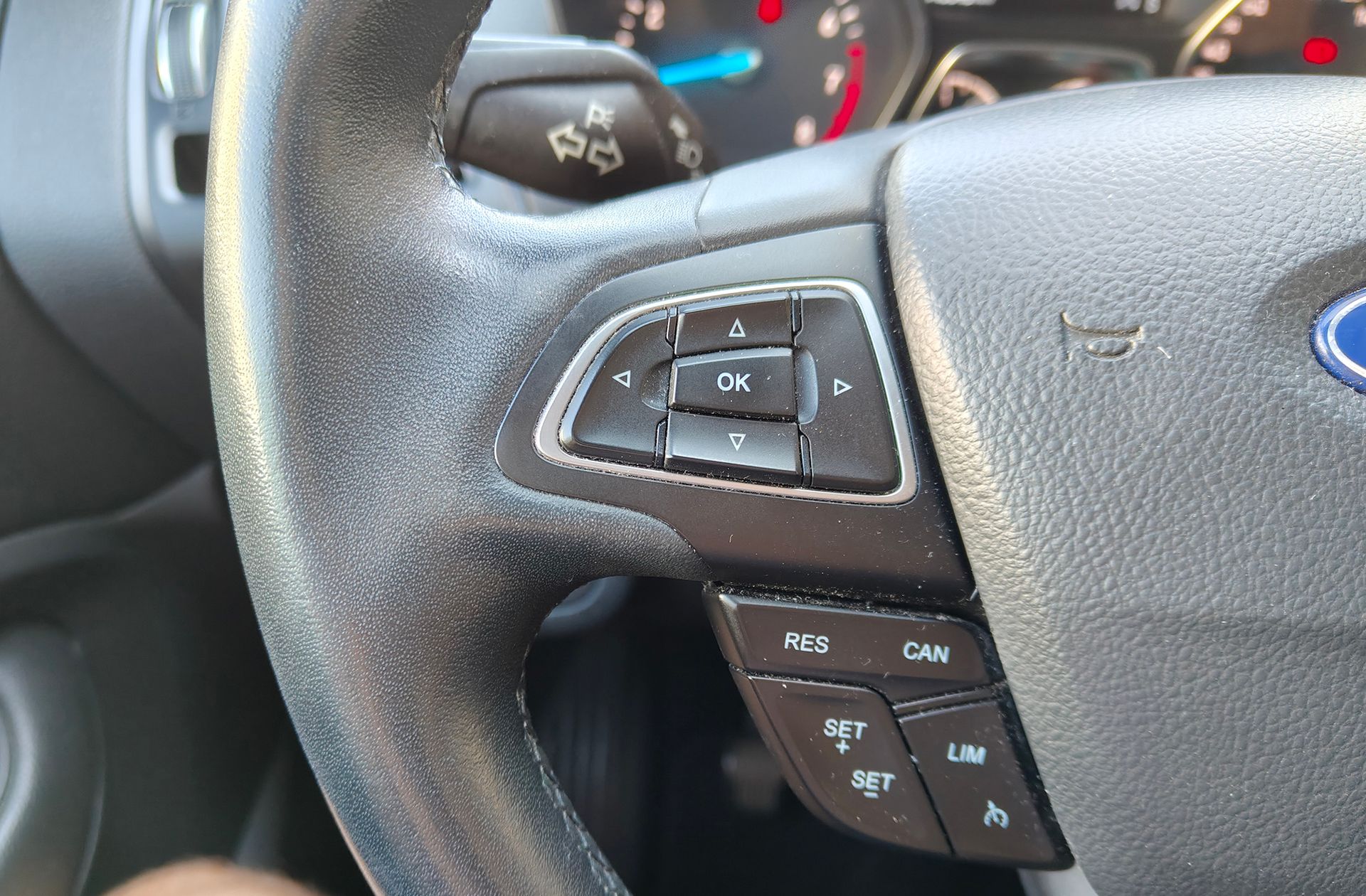 Ford Kuga 1.5 EcoBoost Trend+ 4x2 - foto 24