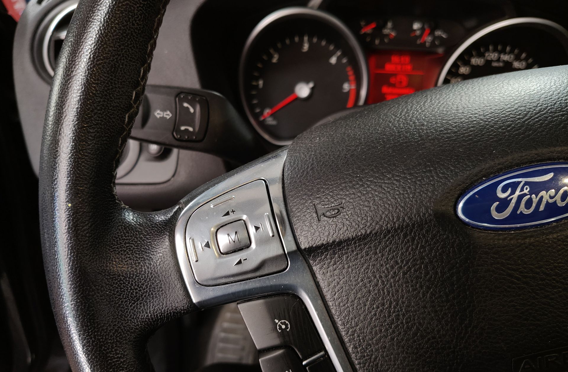 Ford Mondeo 2.0 TDCi Limited Edition - foto 23