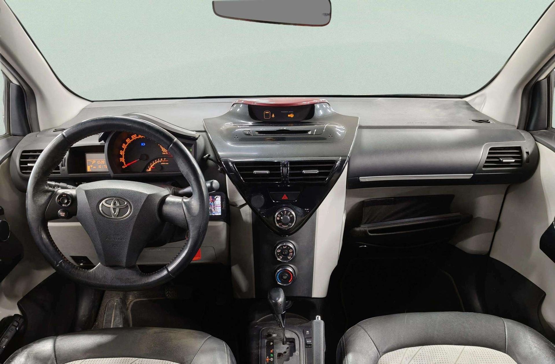 Toyota iQ 1.33 VVT-i MultiDrive S - foto 6