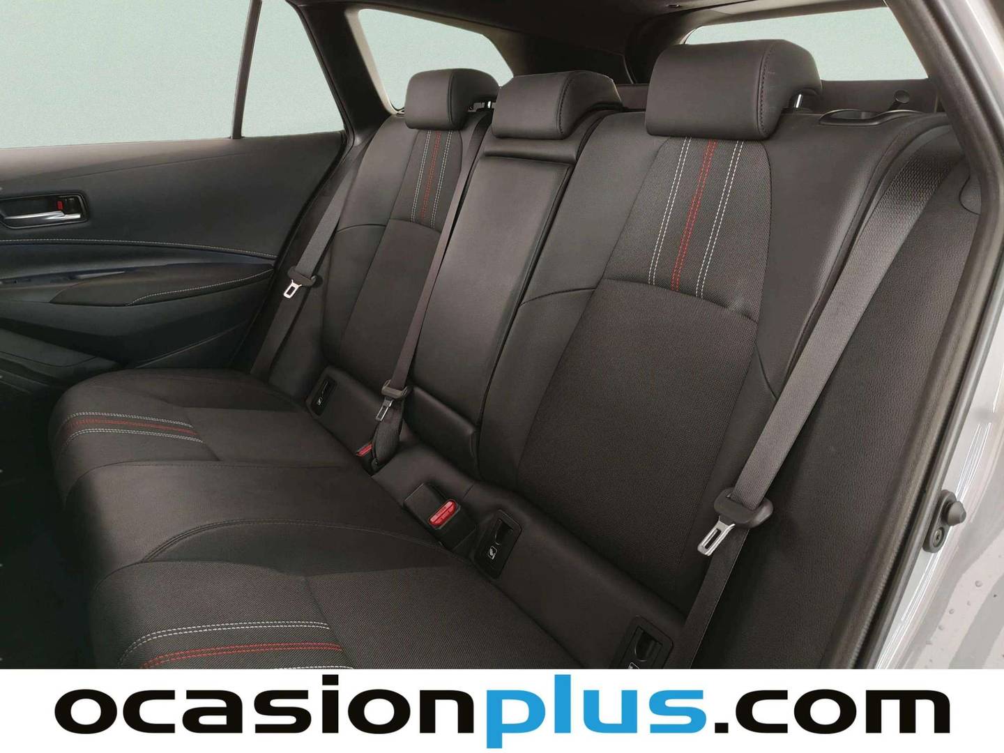 Foto asientos traseros Toyota Corolla Toyota Corolla 180H Touring Sports GR-Sport E-CVT (180 CV)