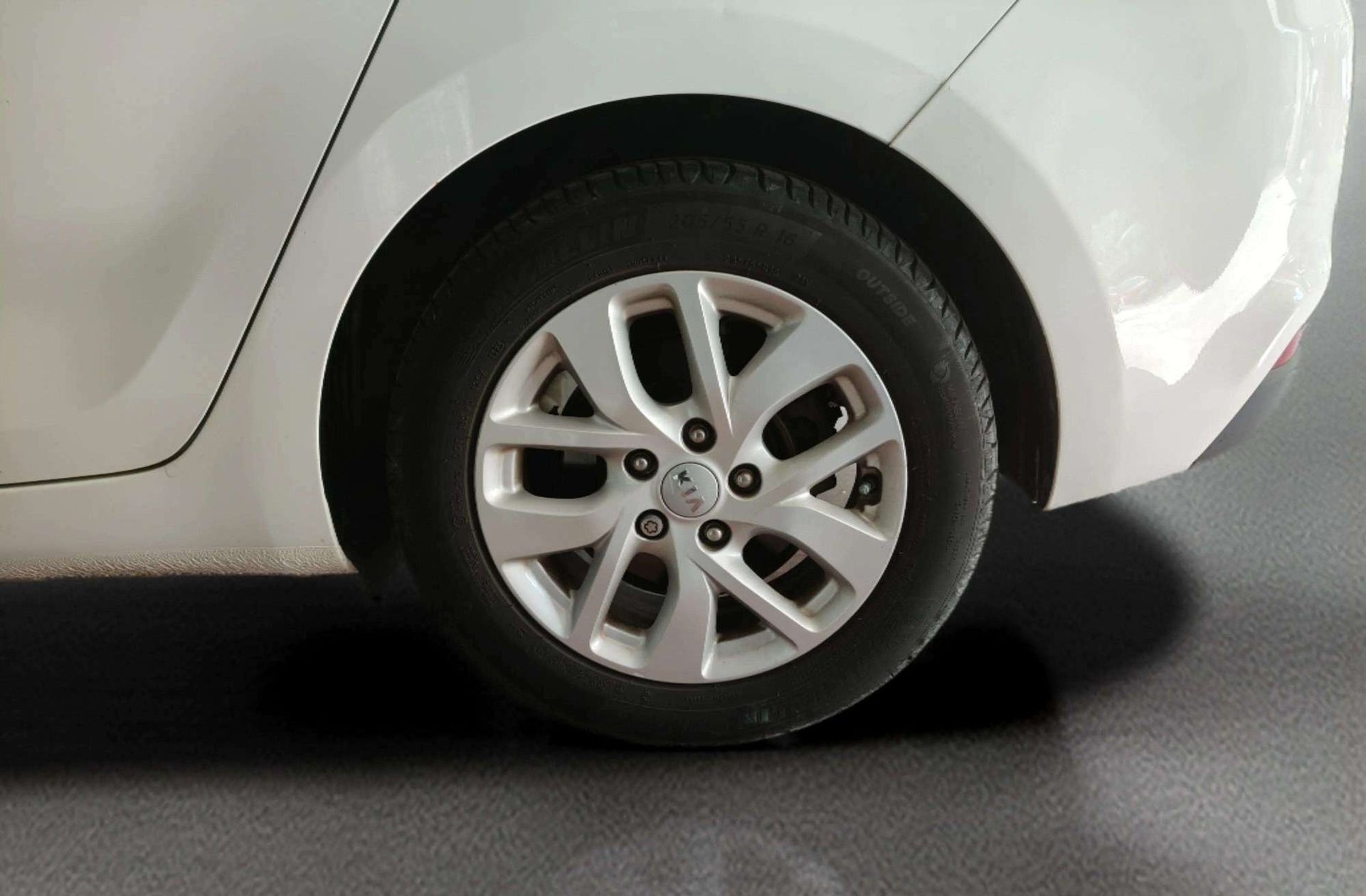 Kia Carens 1.6 GDi Concept - foto 34