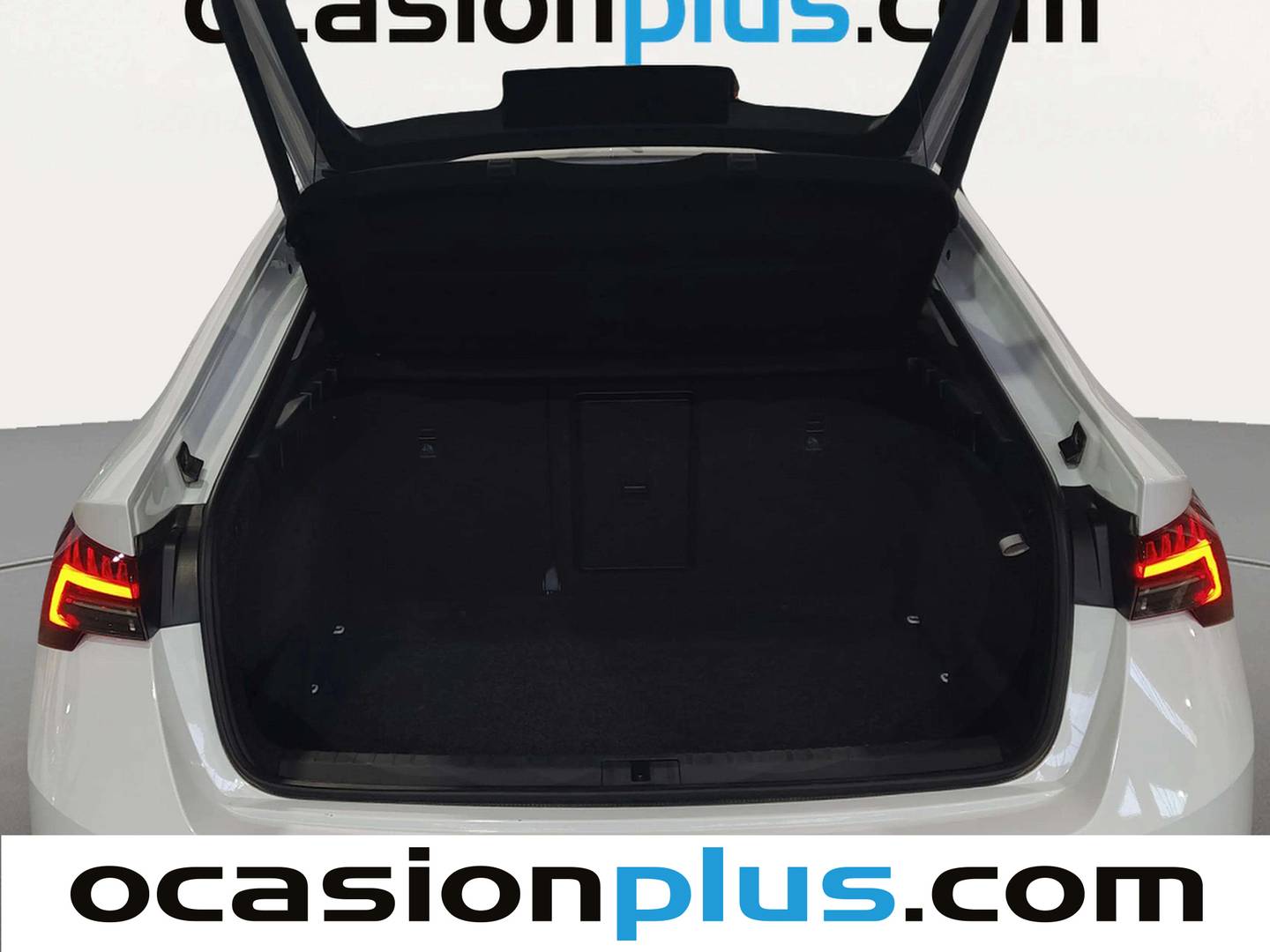 Fotos maletero Skoda Octavia Skoda Octavia 1.5 TSI m-HEV Selection DSG (150 CV)