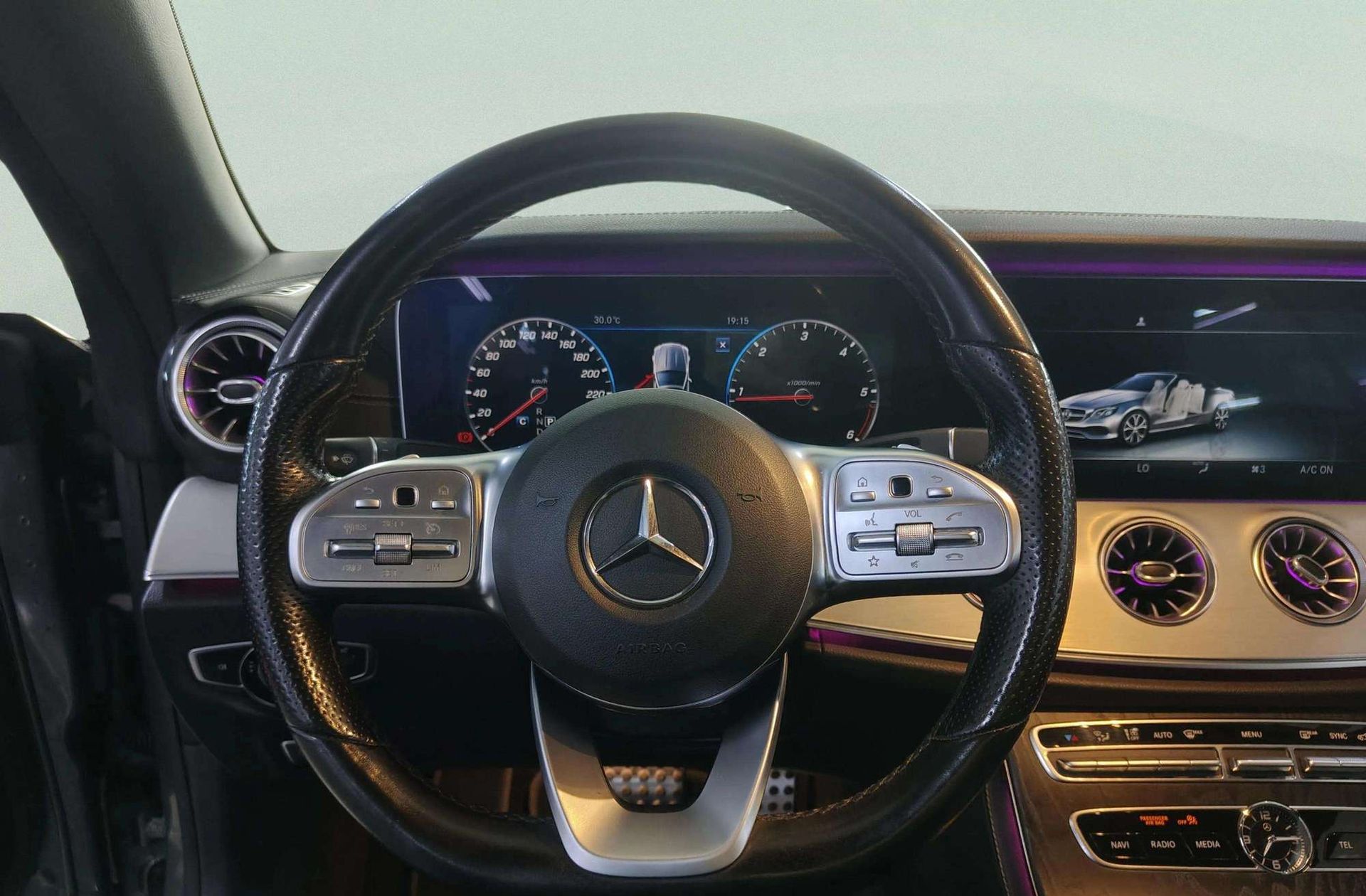 Mercedes-Benz Clase E 220 d Cabrio Pack AMG - foto 37