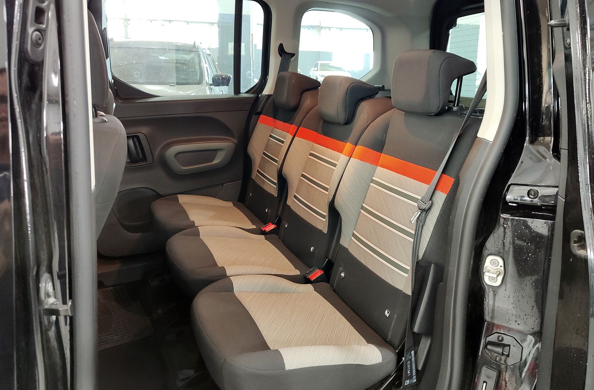 Citroën Berlingo Combi BlueHDi 100 Talla M Shine Business - foto 13