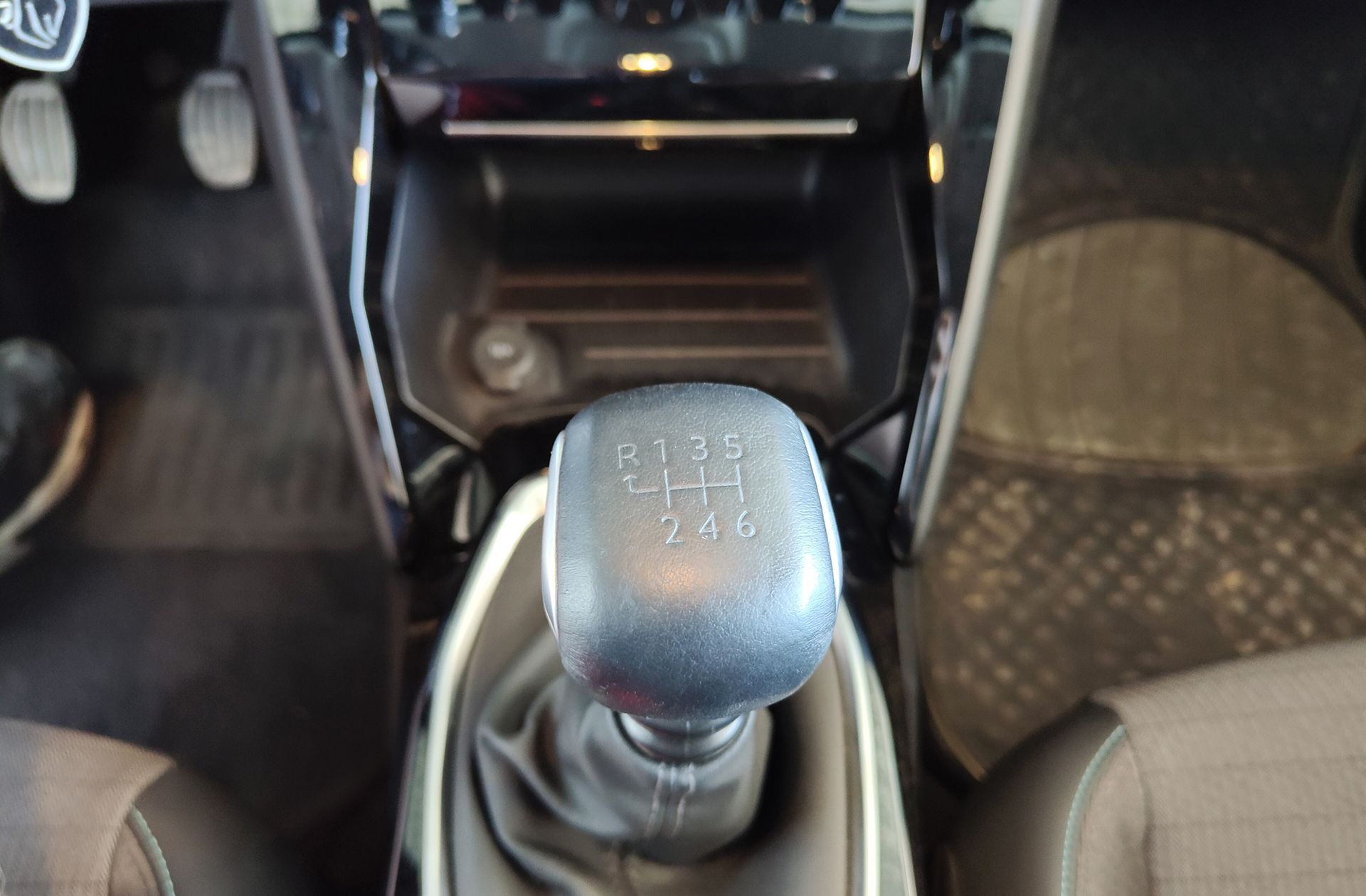 Peugeot 208 BlueHDi 100 Allure Pack - foto 5