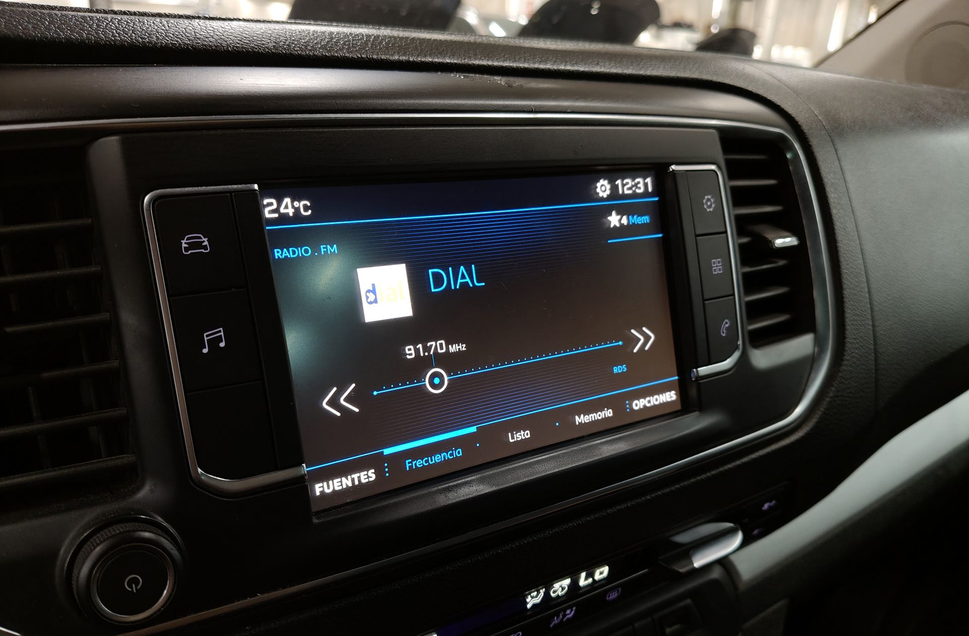 Peugeot Traveller Business VIP Long BlueHDi 7 plazas - foto 35