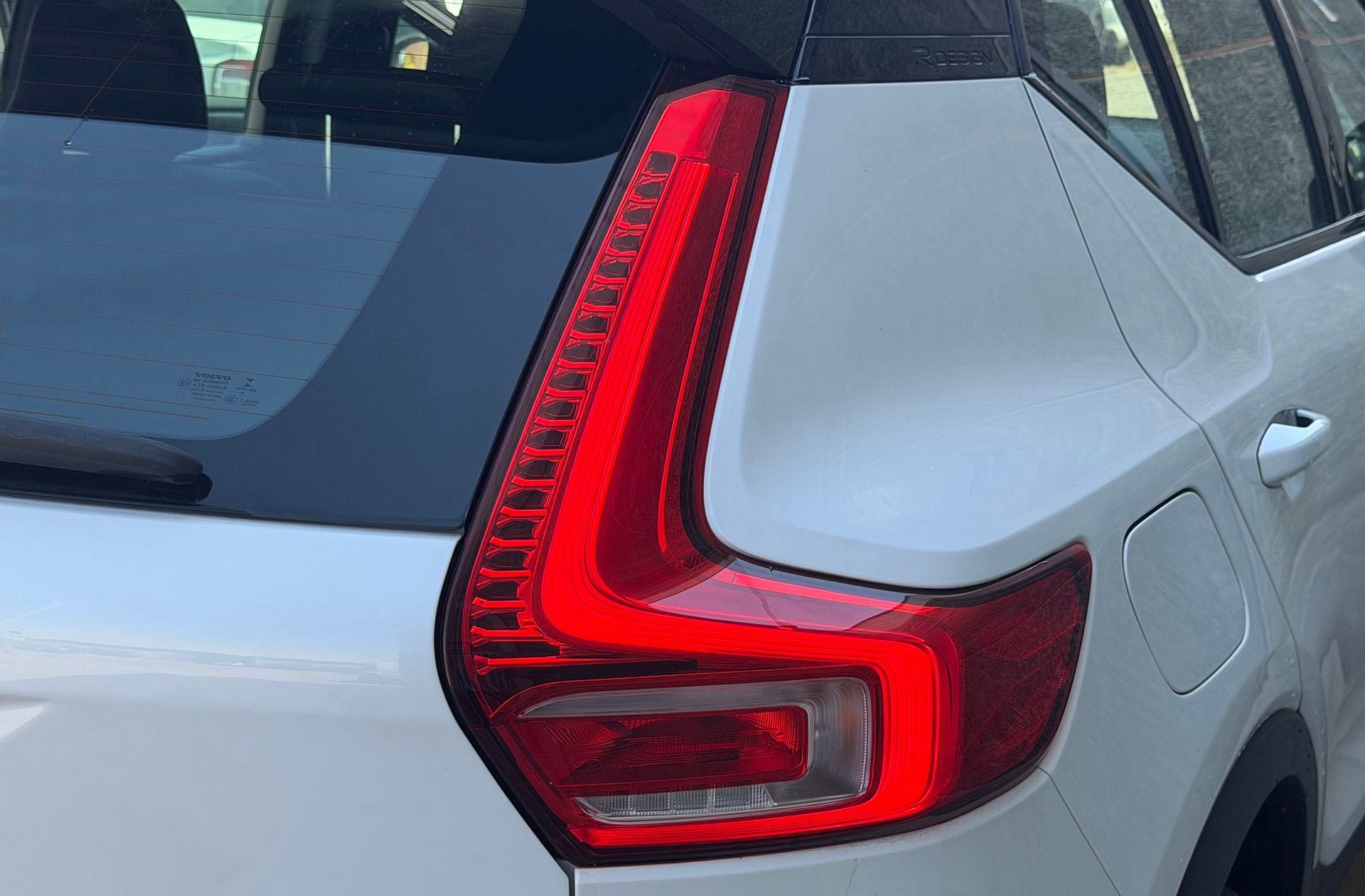Volvo XC40 T3 R-Design - foto 17