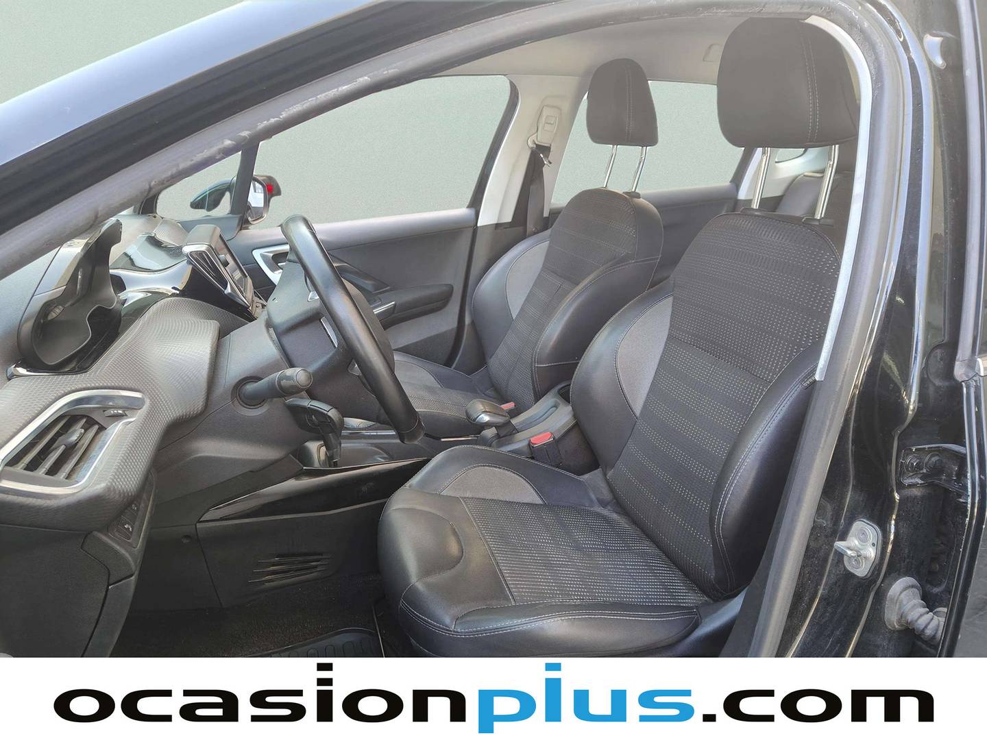 Foto asientos delanteros Peugeot 2008 Peugeot 2008 PureTech 110 S&S Allure EAT6 (110 CV)