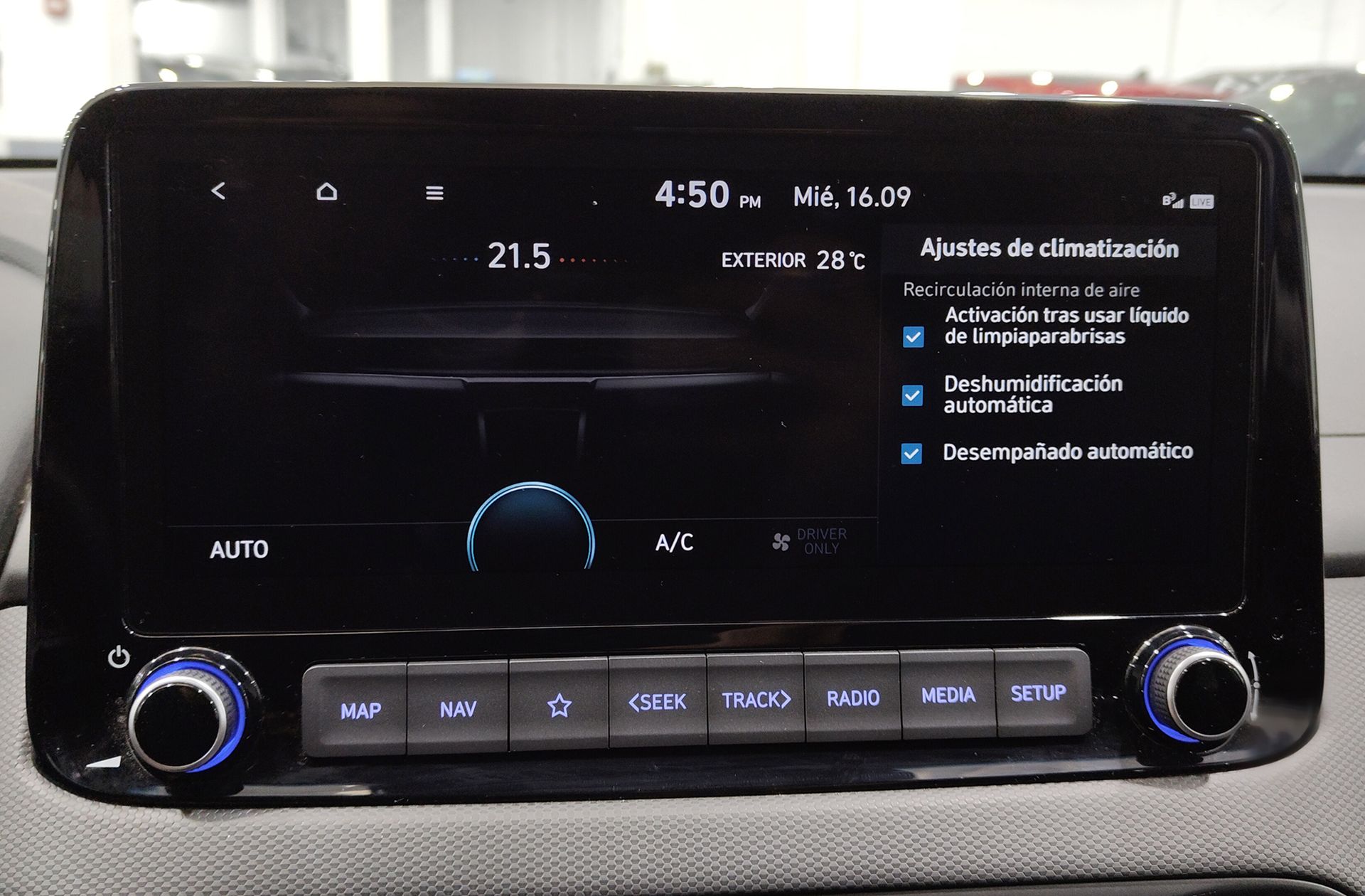 Hyundai Kona 1.6 GDI HEV Tecno 2C DCT - foto 37