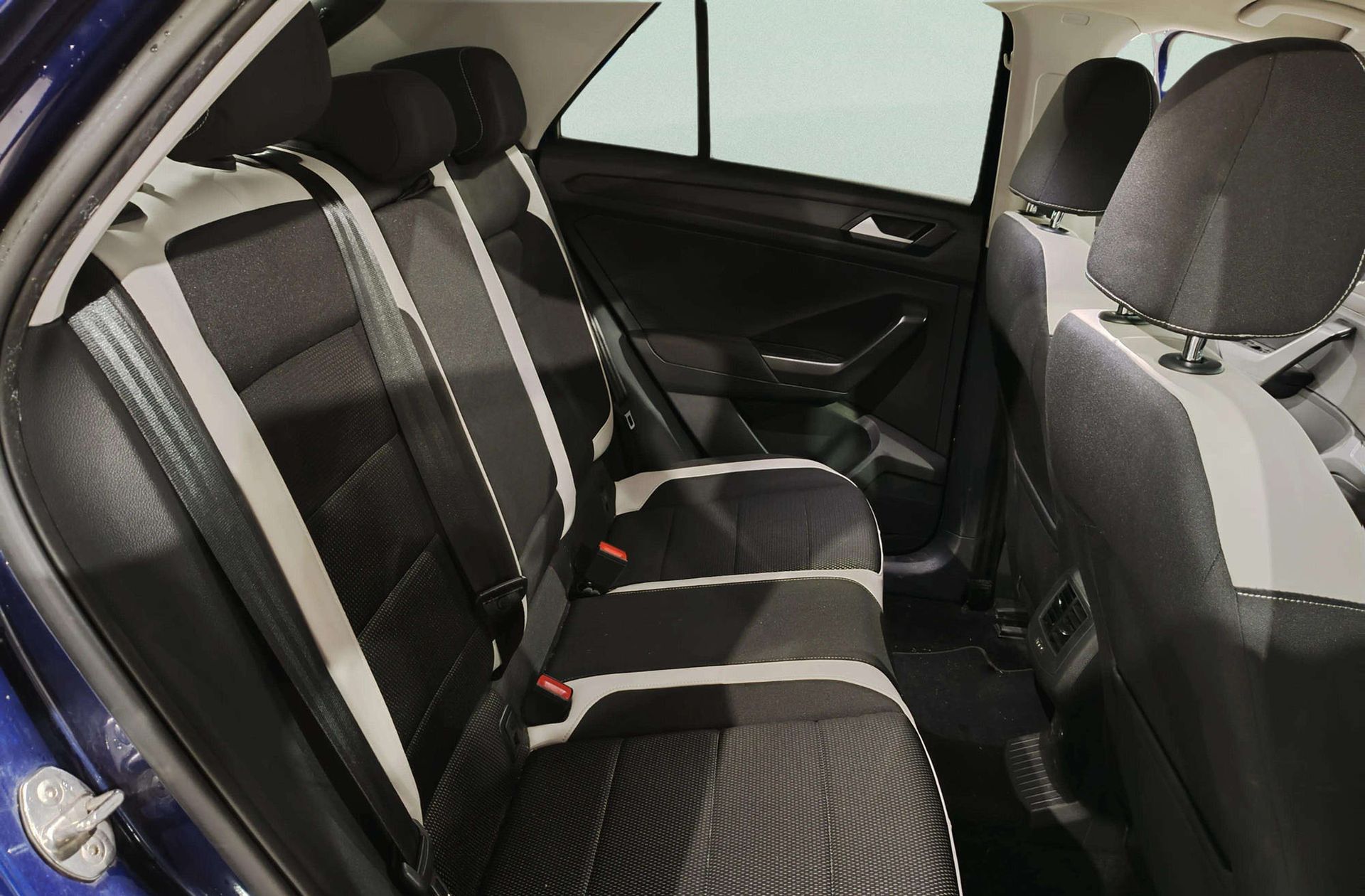 Volkswagen T-Roc Sport 1.5 TSI DSG - foto 18