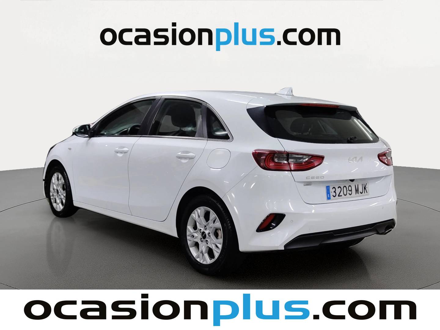 Foto trasera KIA Ceed KIA Ceed 1.6 MHEV iMT Drive (136 CV) izquierda