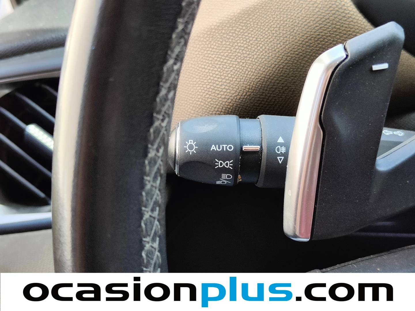 Foto DS DS 3 Crossback DS DS3 BlueHDi 130 So Chic Auto  (131 CV)