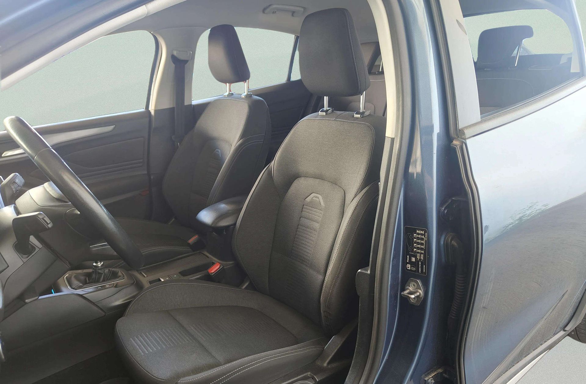 Ford Focus 1.0 EcoBoost Active - foto 11