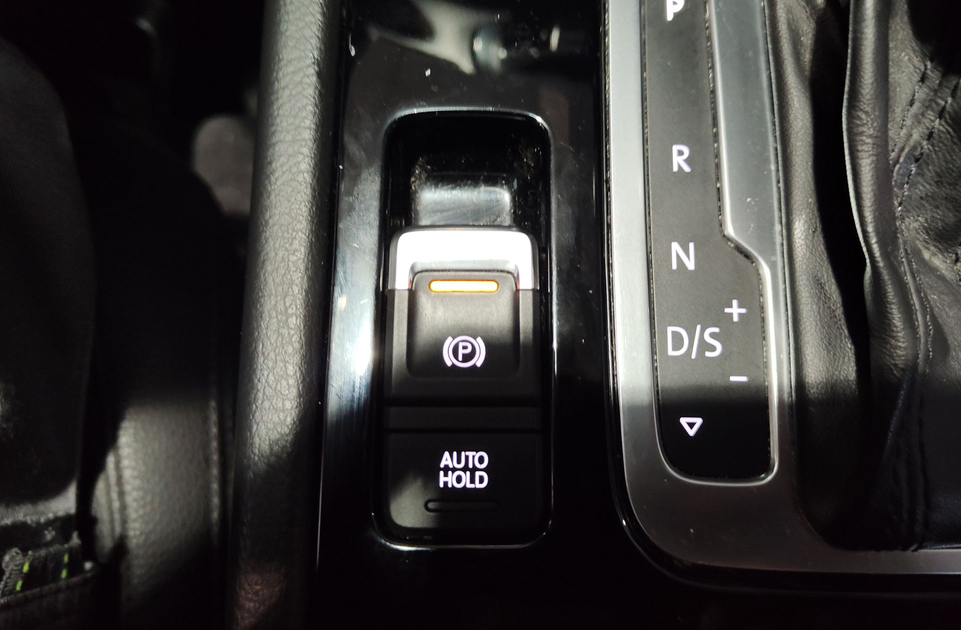 Volkswagen Touareg 3.0 TDI V6 BMT Tiptronic - foto 31