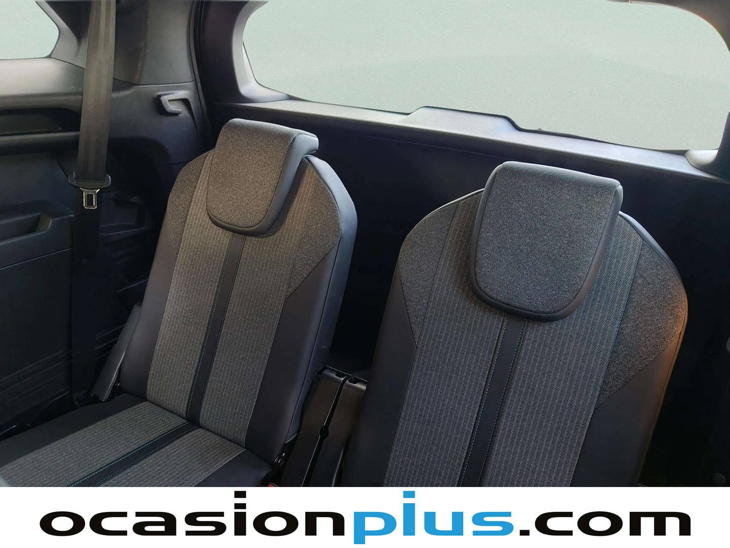 Foto asientos delanteros Peugeot 5008 Hybrid Peugeot 5008 Hybrid 1.2 Allure Pack eDCS6 (136 CV)