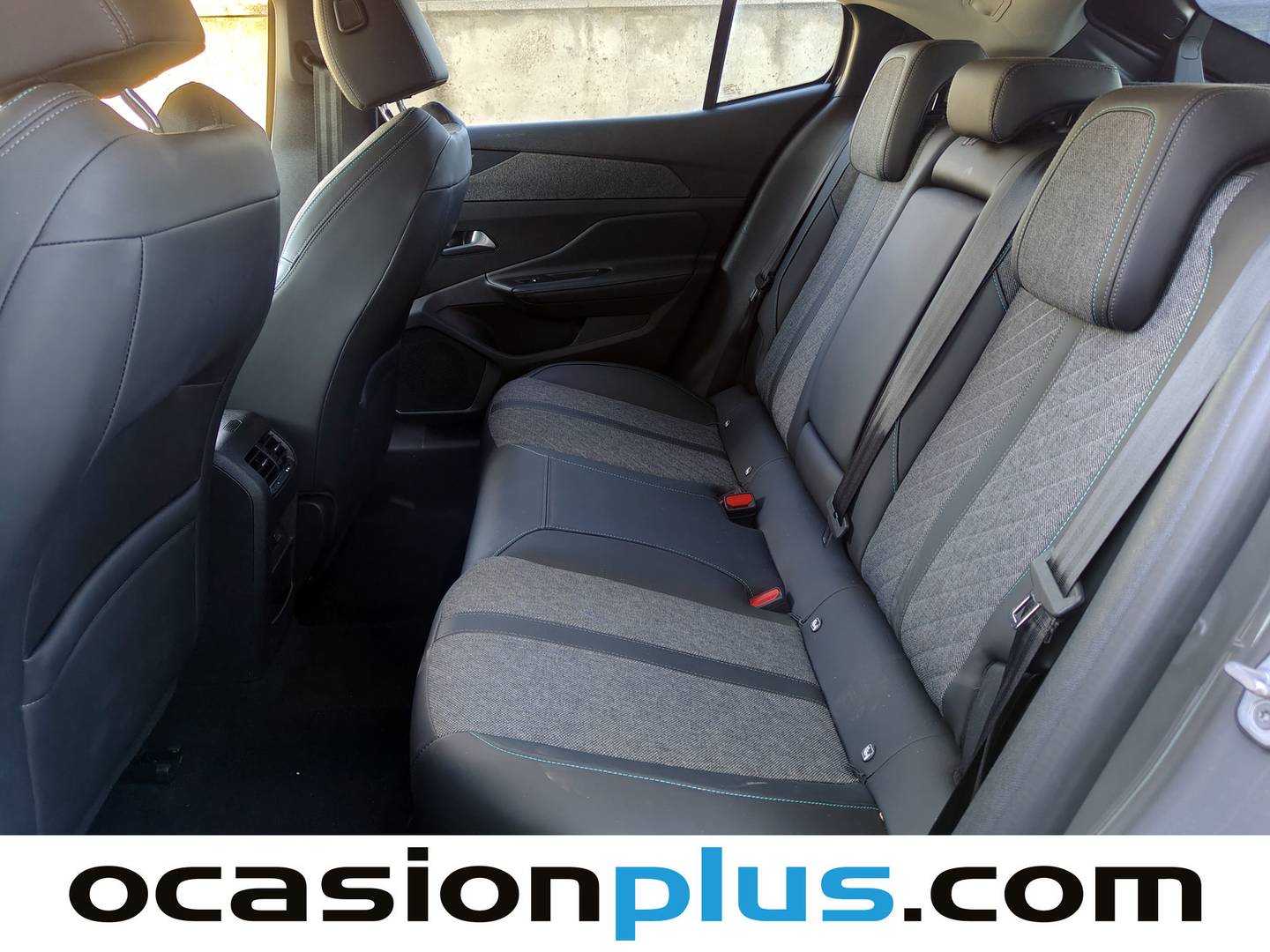 Foto Peugeot 408 Peugeot 408 Allure PHEV 180 e-EAT8 (181 CV)