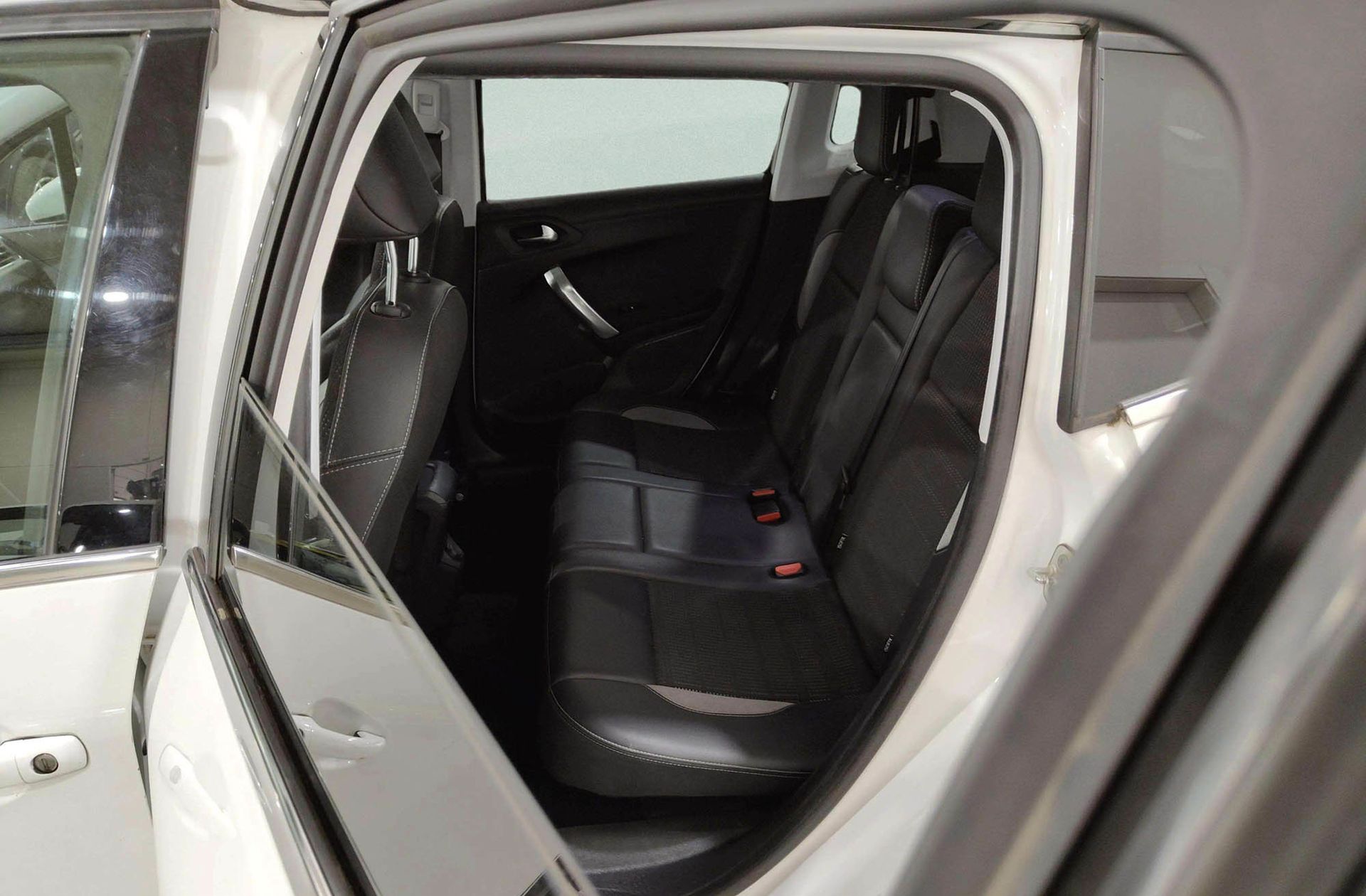 Peugeot 2008 PureTech 110 Allure - foto 11