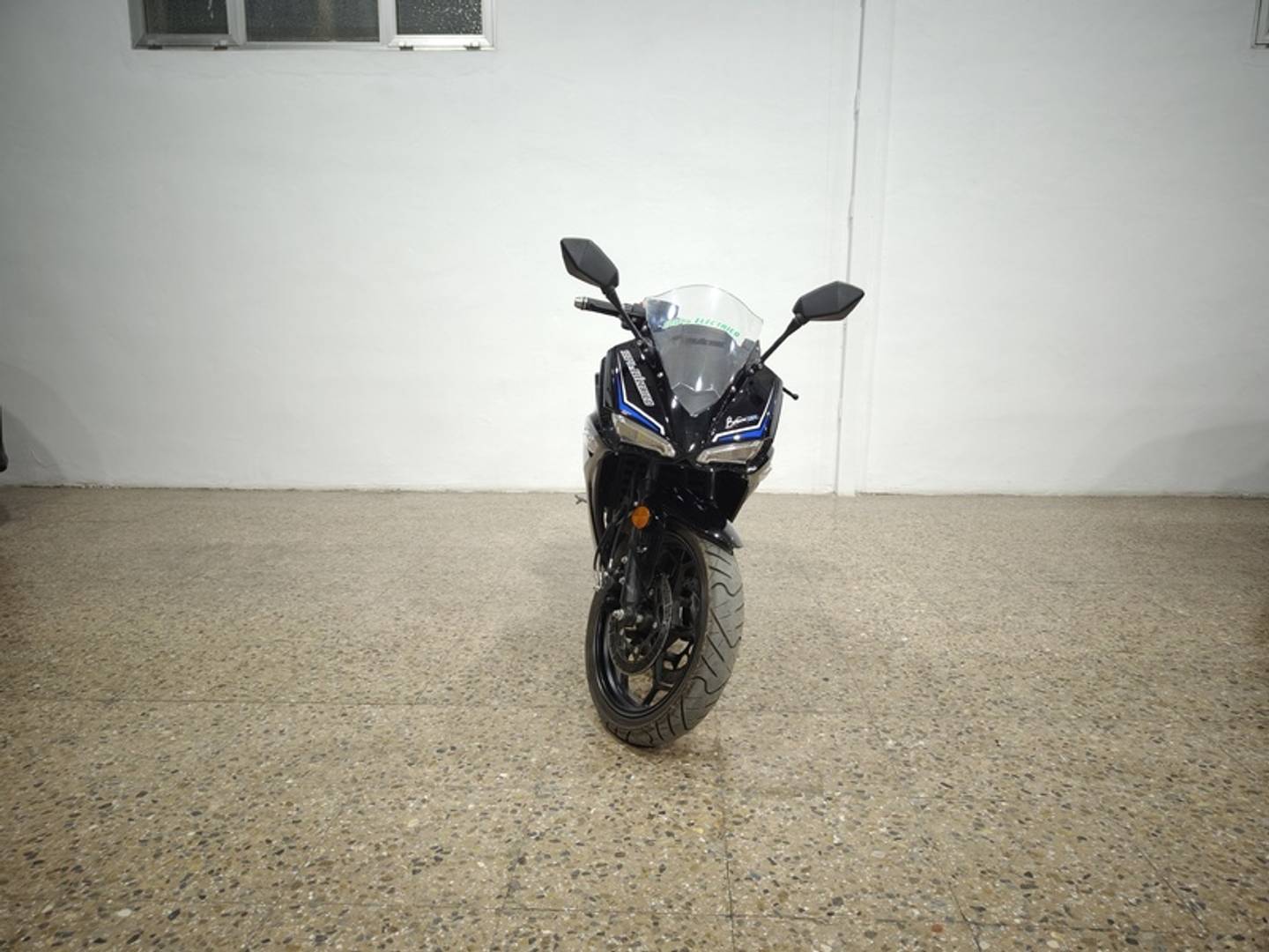 Foto E-BROH BRAVO E-BROH BRAVO CR (6CV)