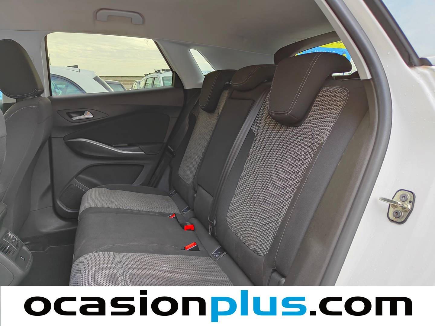 Foto asientos traseros Opel Grandland X Opel Grandland X 1.2 Turbo 120 Aniversario (130 CV)