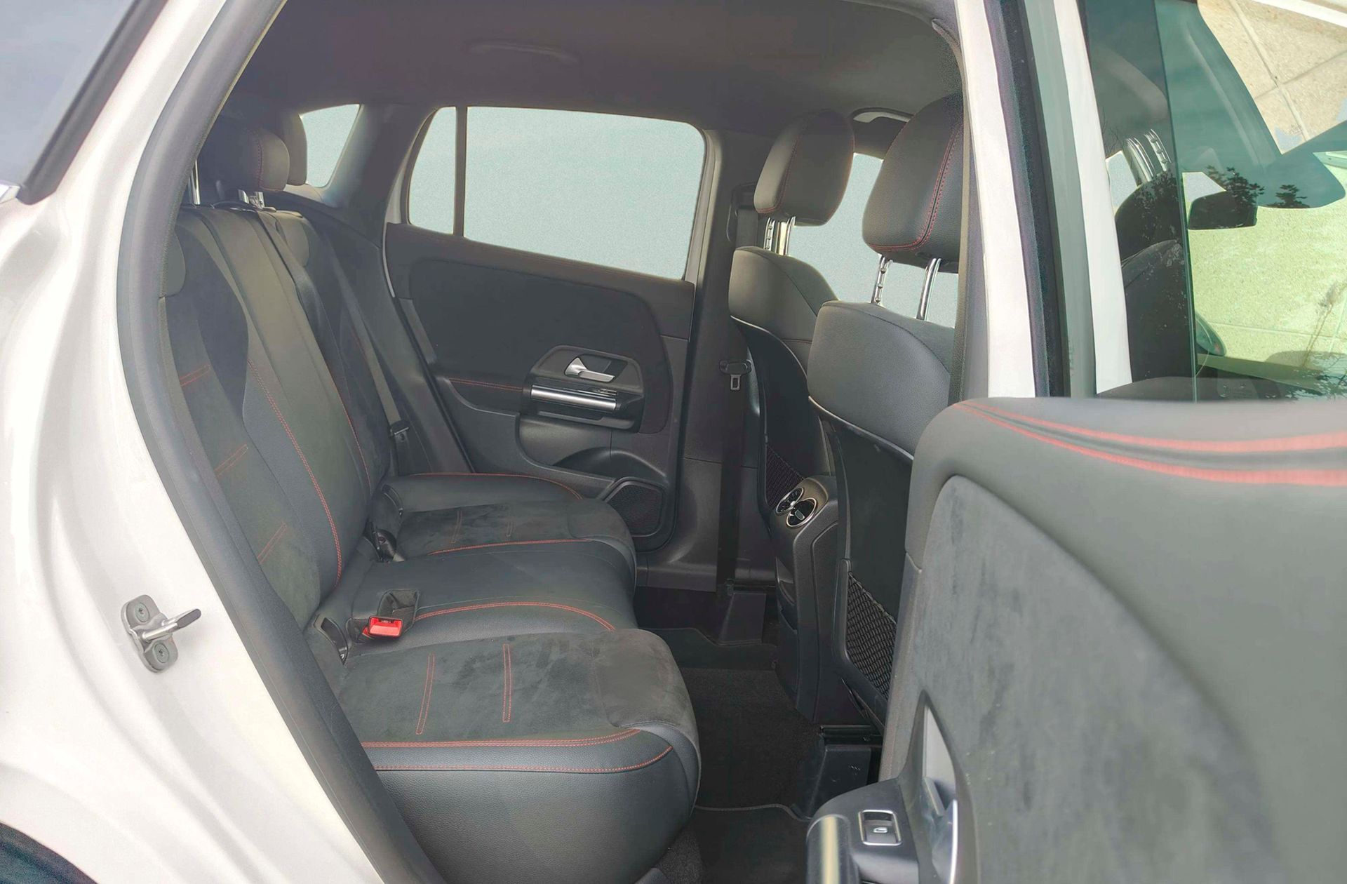 Mercedes-Benz GLA 200 - foto 20