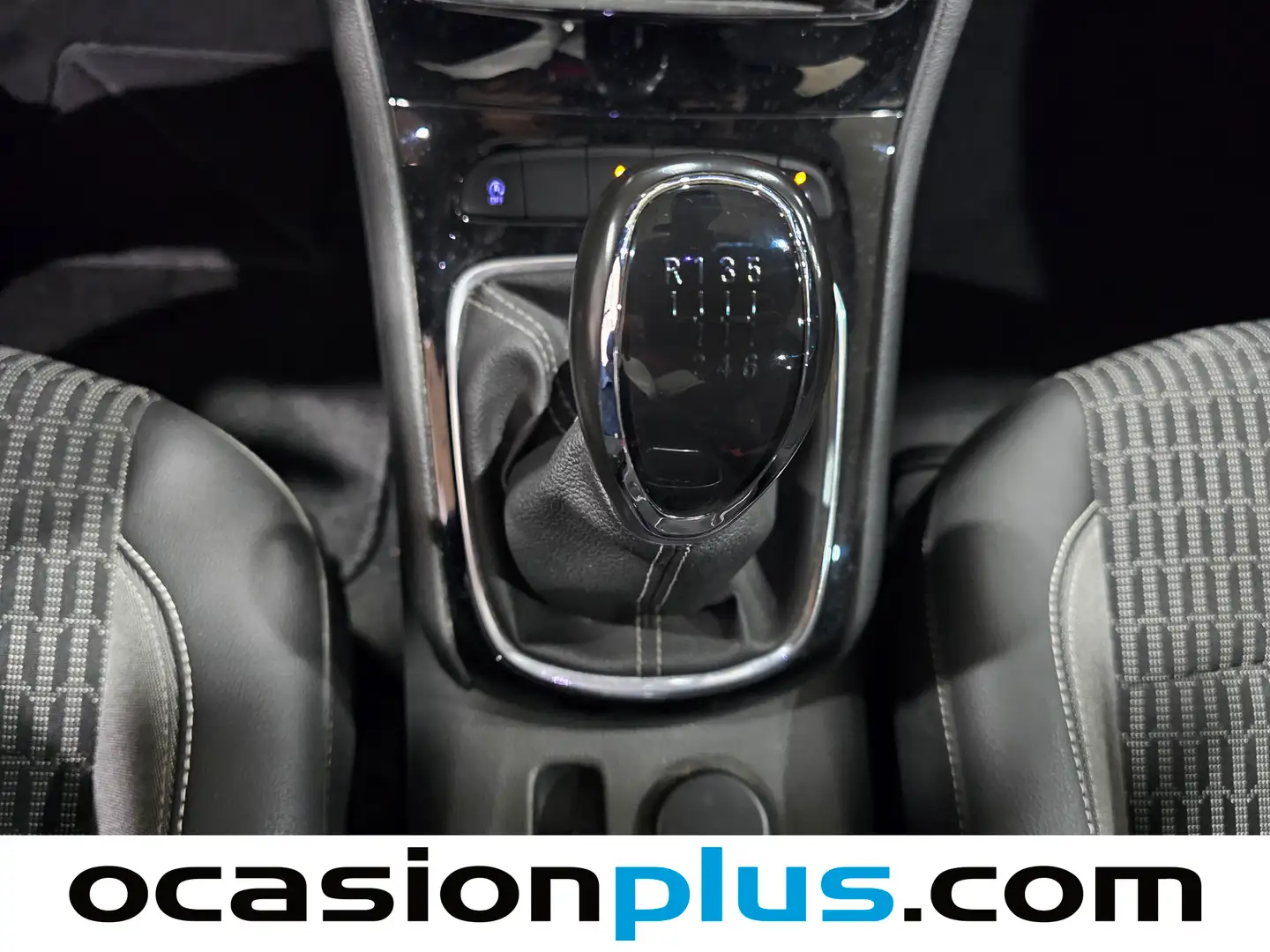 Foto Opel Astra Opel Astra 1.5D DVH Design & Tech (122 CV)