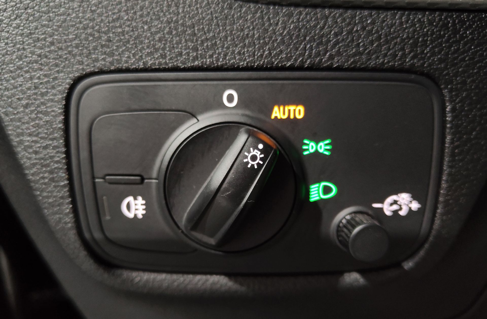 Audi Q2 Advanced 30 TDI S tronic - foto 21