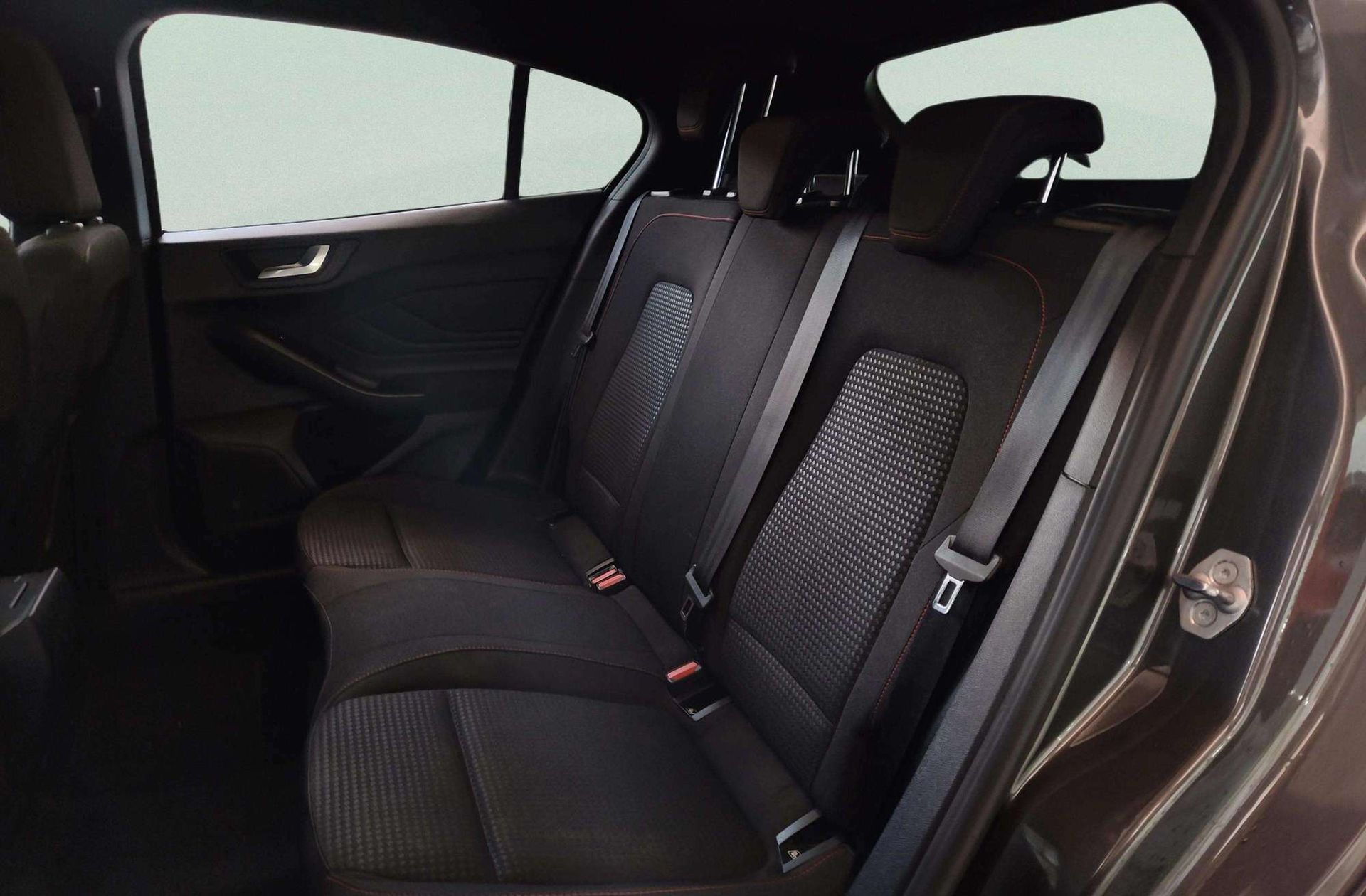 Ford Focus 1.0 EcoBoost MHEV ST-Line X - foto 12