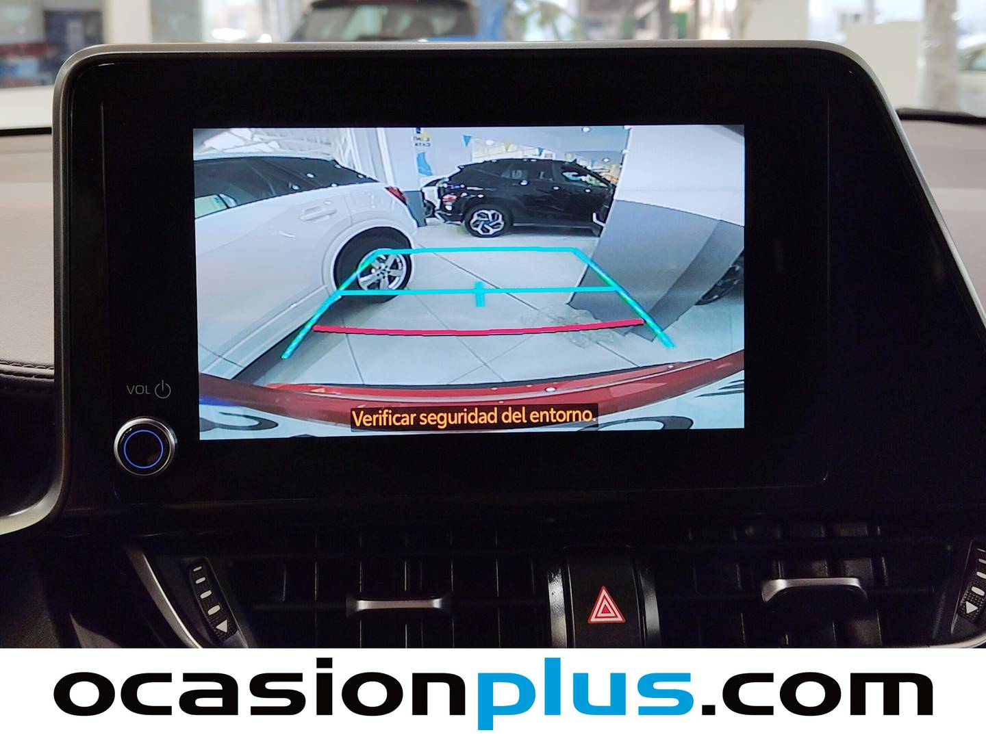 Extras y acabados del Toyota C-HR Toyota C-HR 200H Advance (184 CV)