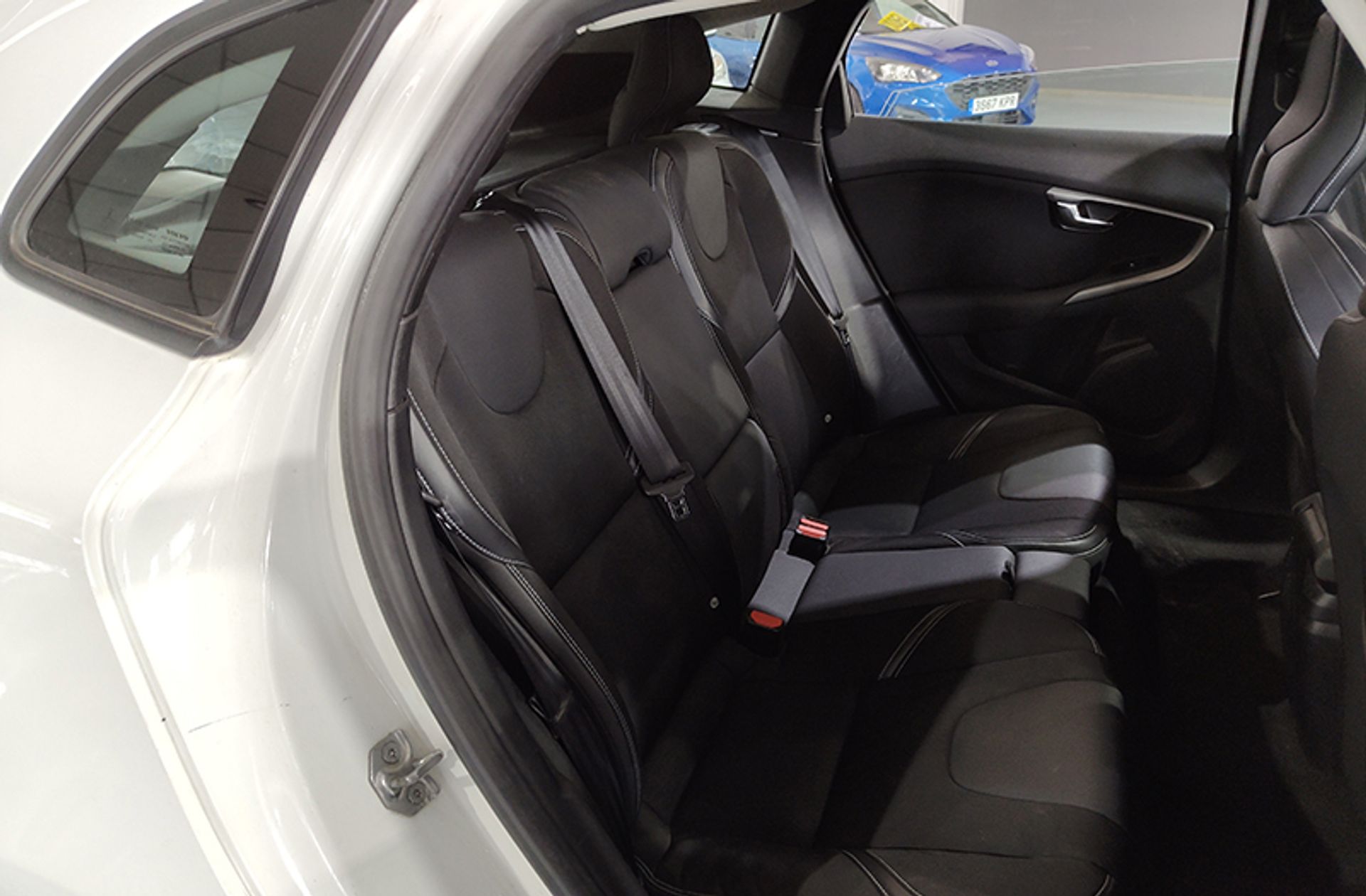 Volvo V40 D3 Momentum - foto 16