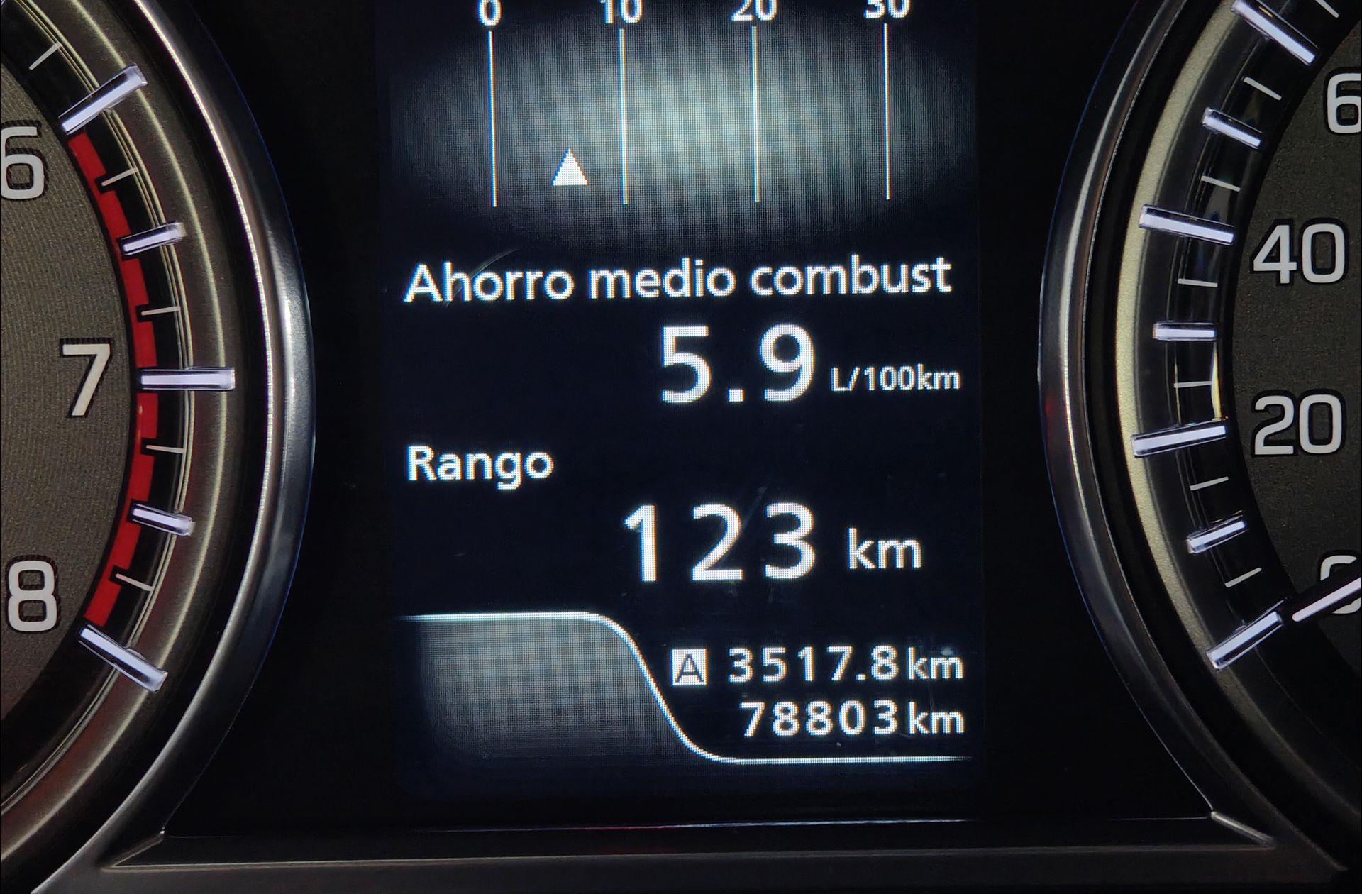 Suzuki Vitara 1.4 T Mild Hybrid GLE - foto 9