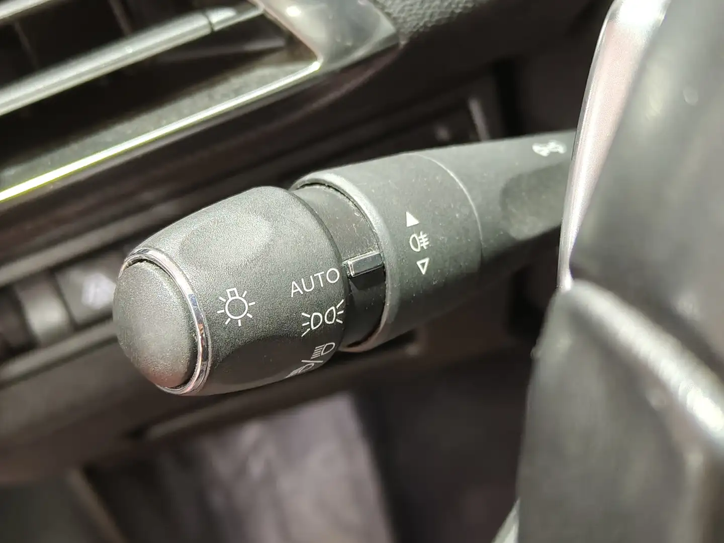 Foto Peugeot 5008 Peugeot 5008 PureTech 130 S&S Allure Pack EAT8 (130 CV) 7 Plazas