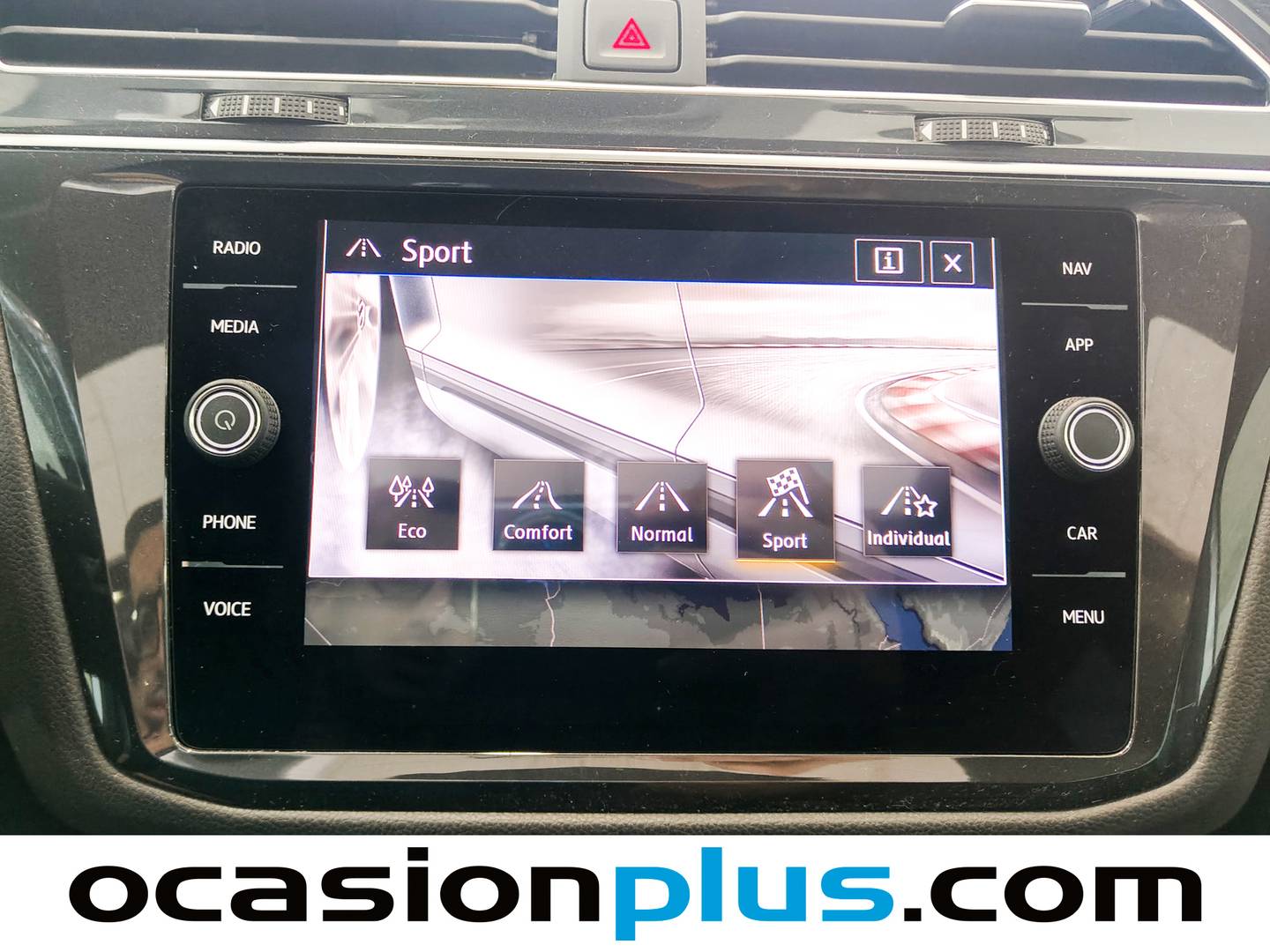 Foto Volkswagen Tiguan Volkswagen Tiguan Sport 2.0 TSI 4Motion (190 CV) DSG Pack R-Line