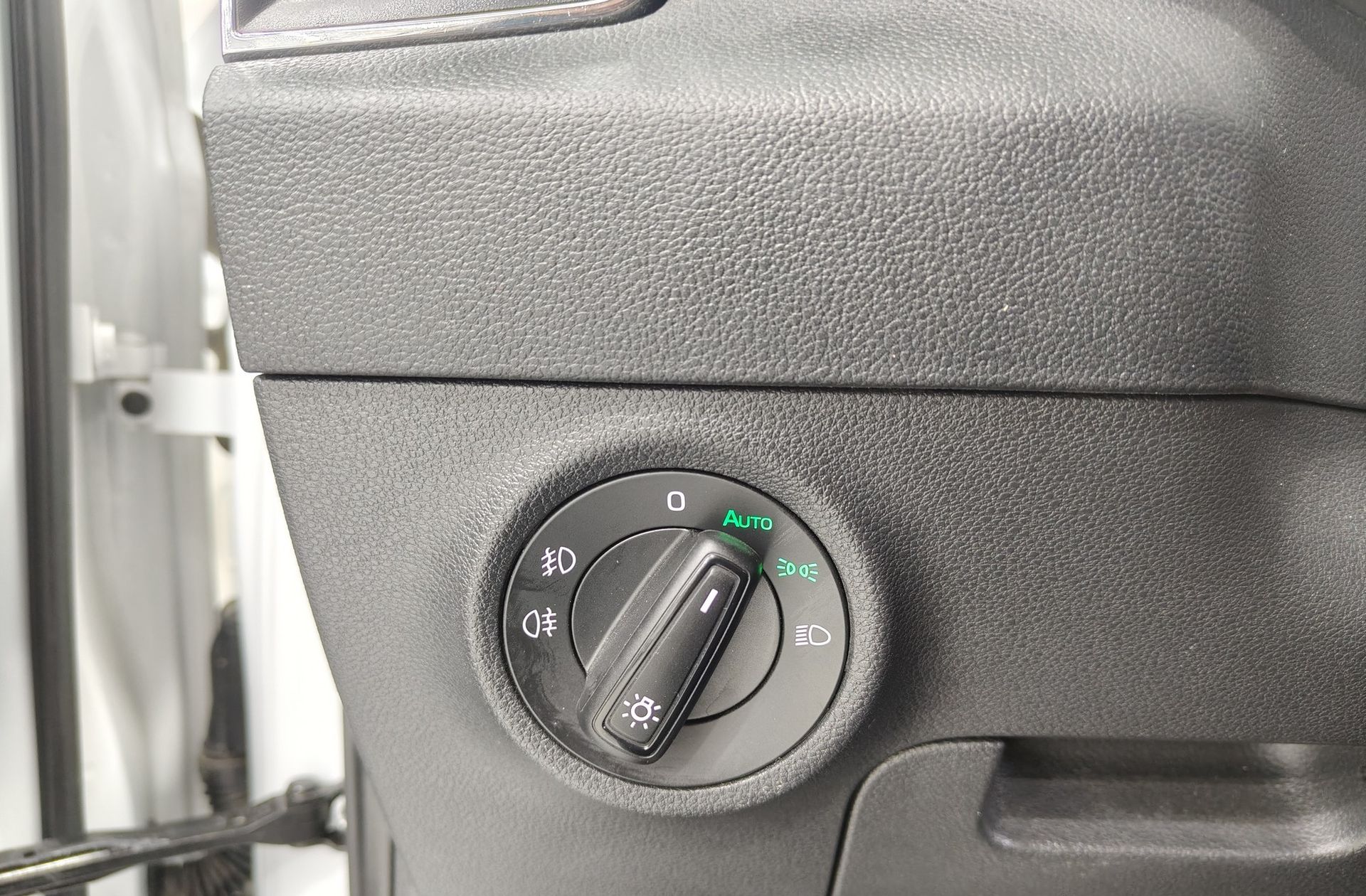 Škoda Karoq 2.0 TDI Selection - foto 12