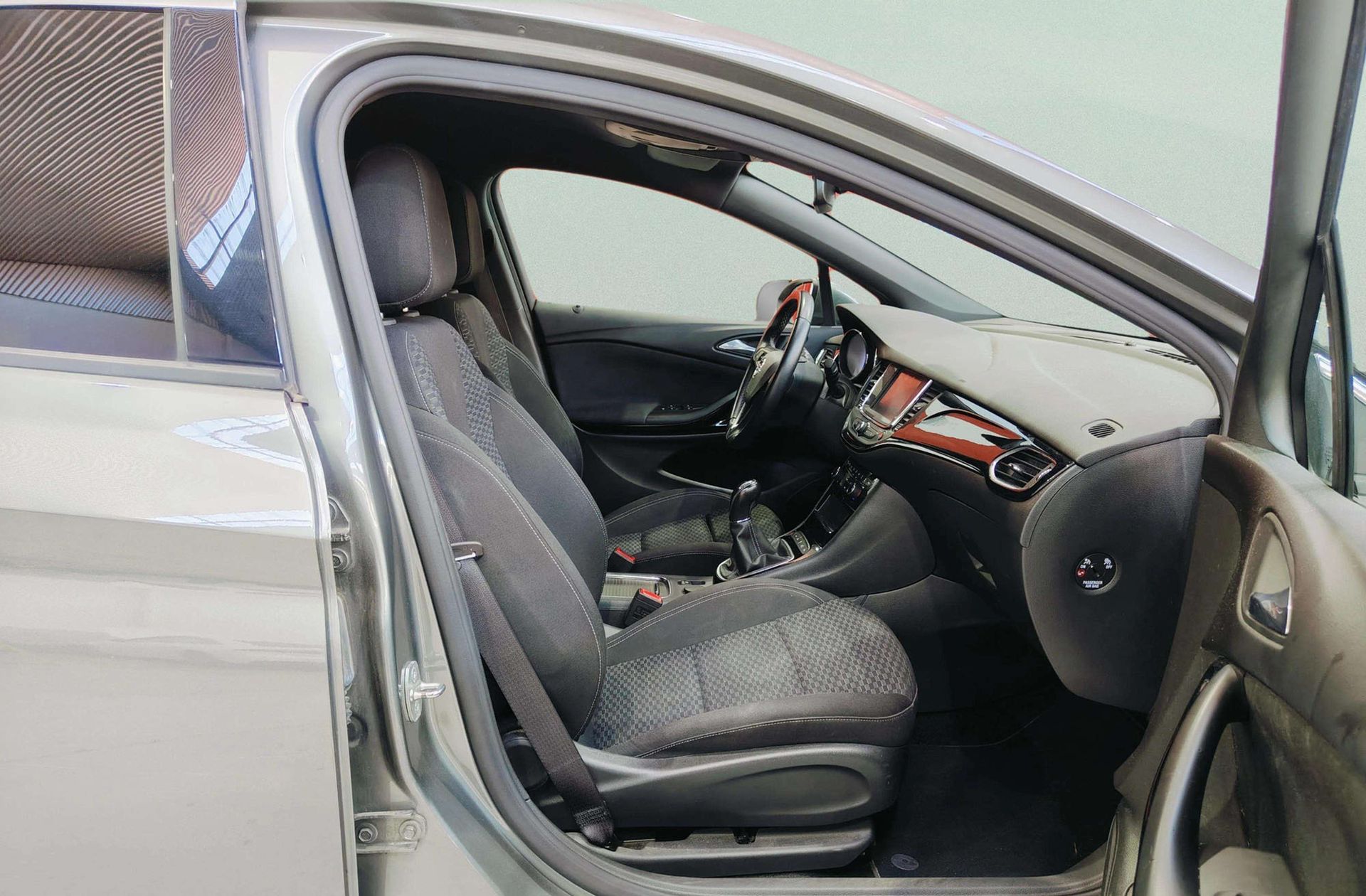 Opel Astra 1.6 CDTi Dynamic - foto 18
