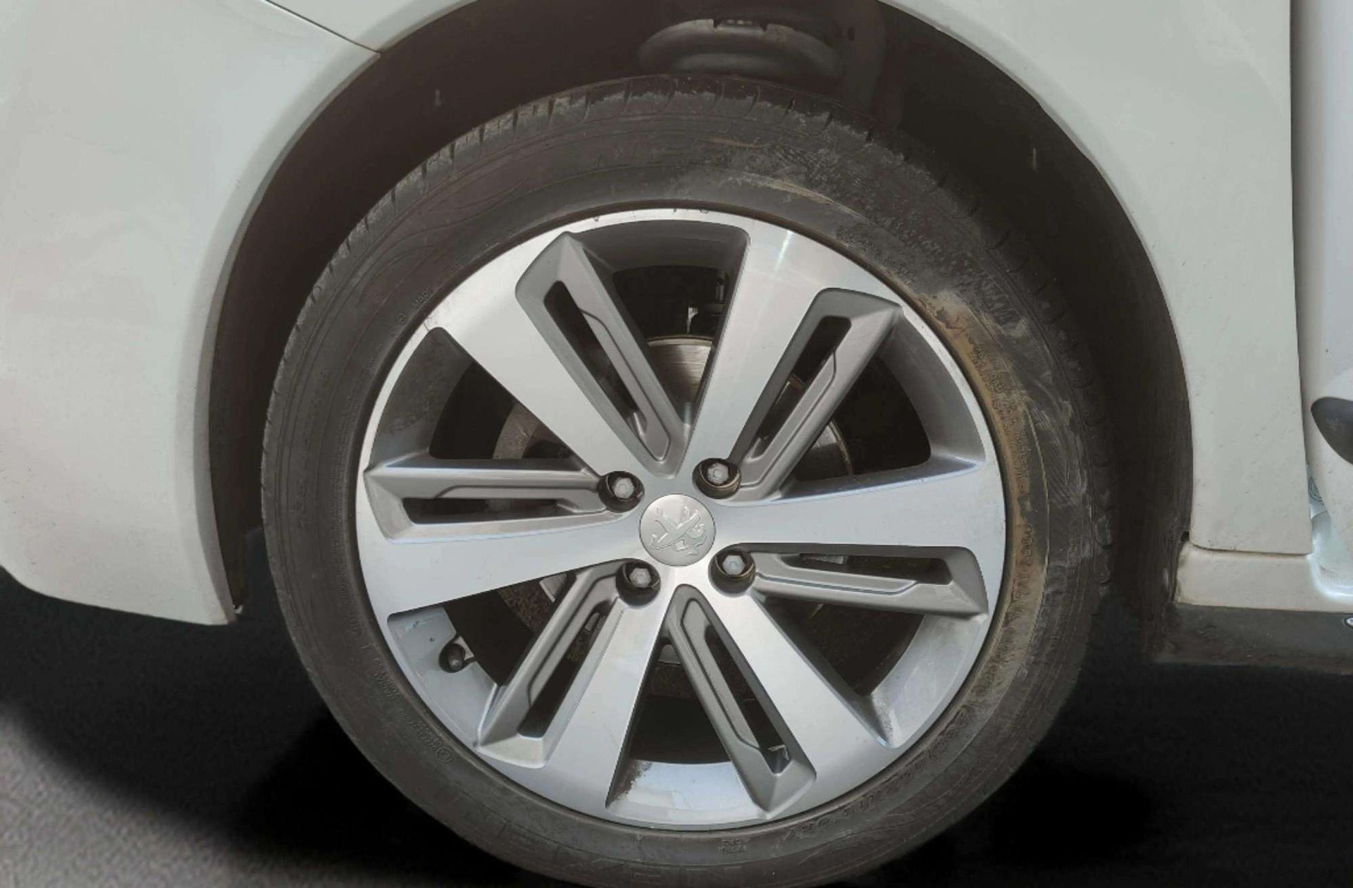 Peugeot 3008 1.2 PureTech Allure - foto 34