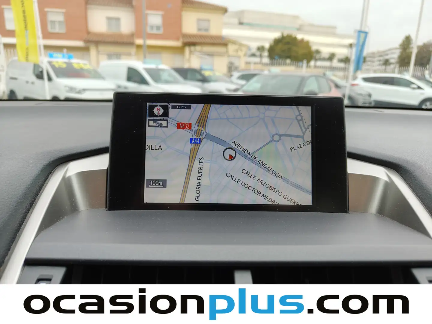 Foto Lexus NX Lexus NX 300h Corporate 2WD + Navibox (197 CV)