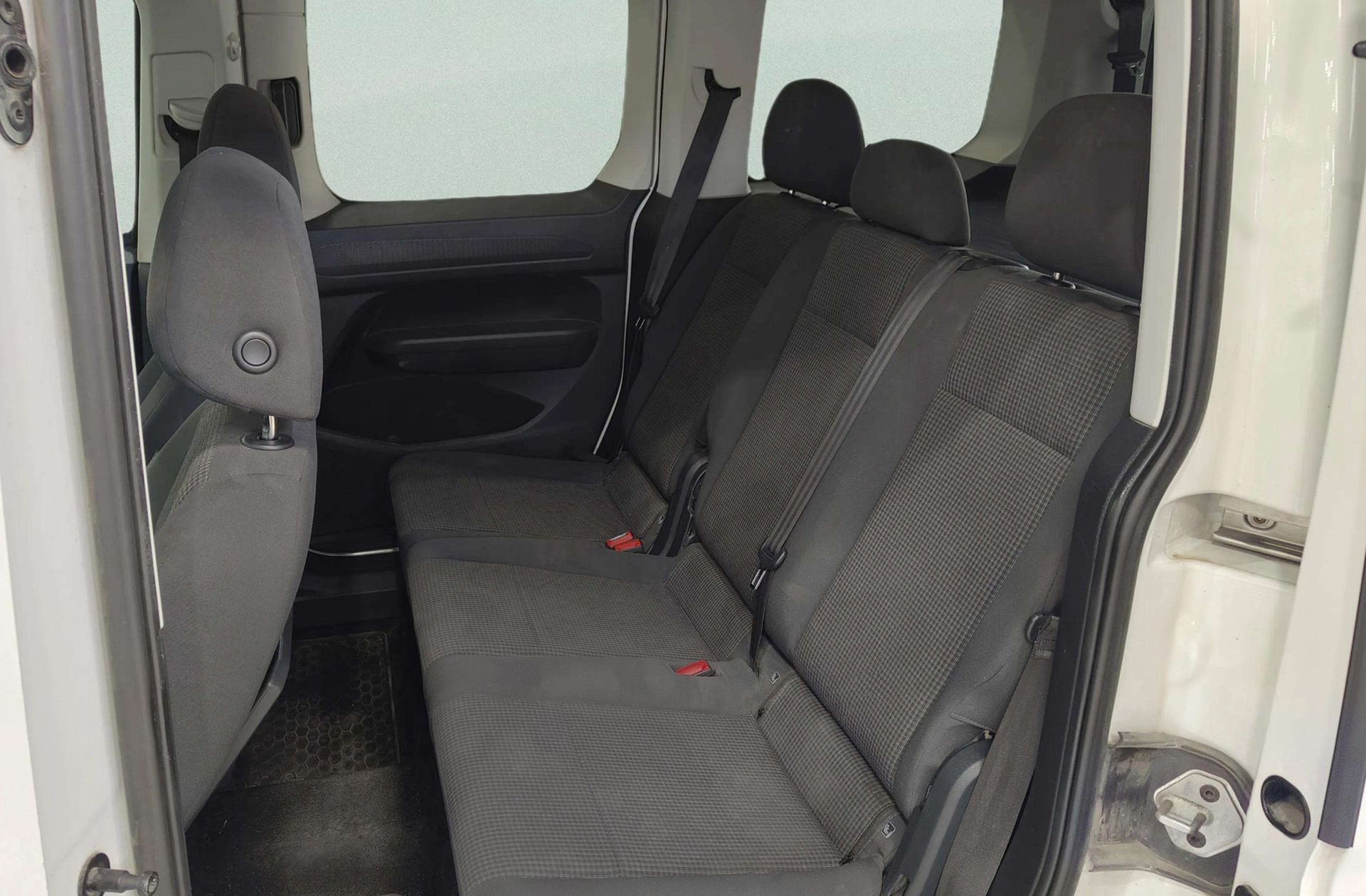 Volkswagen Caddy Outdoor 2.0 TDI - foto 12