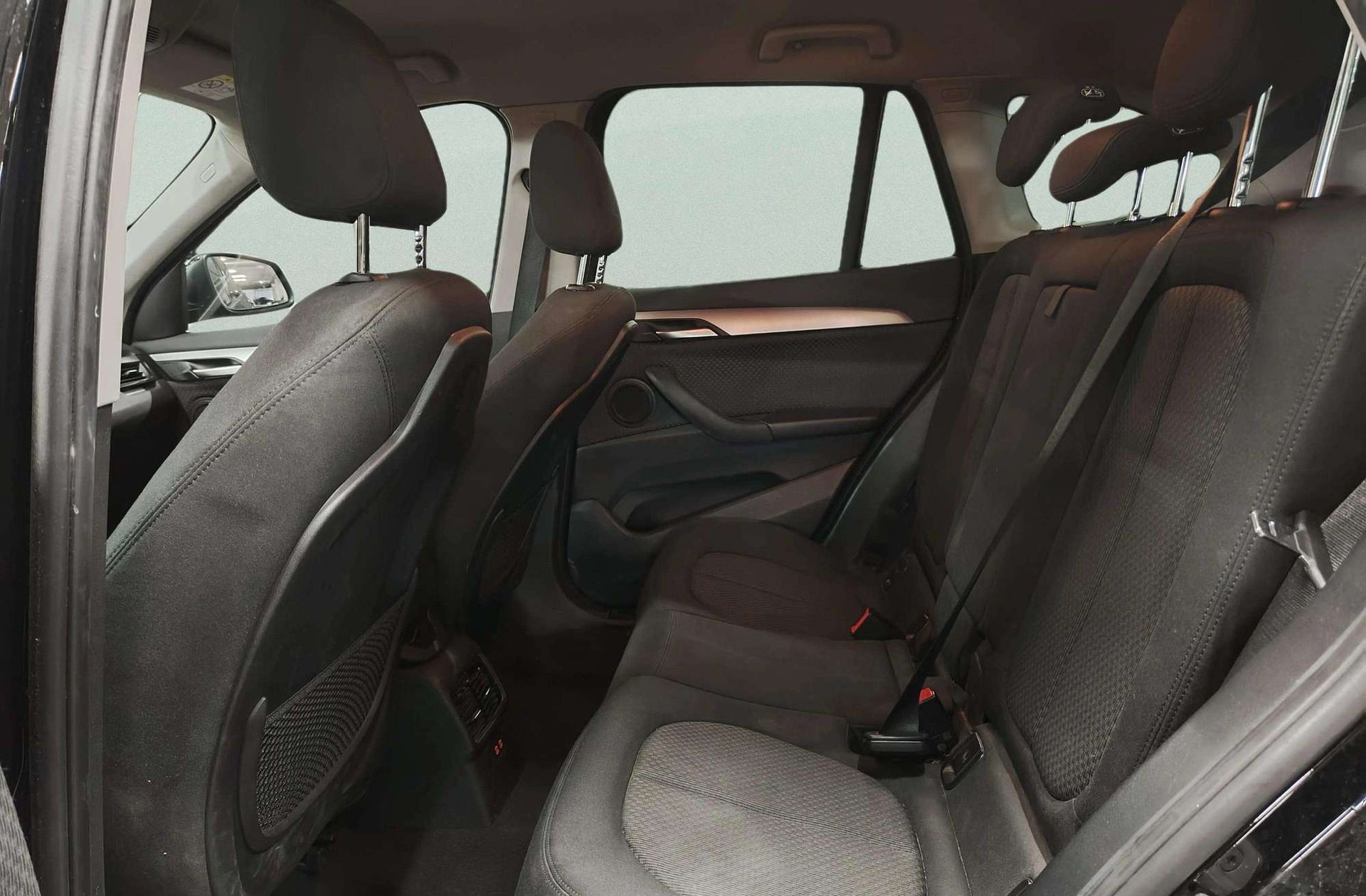BMW X1 sDrive16d - foto 11