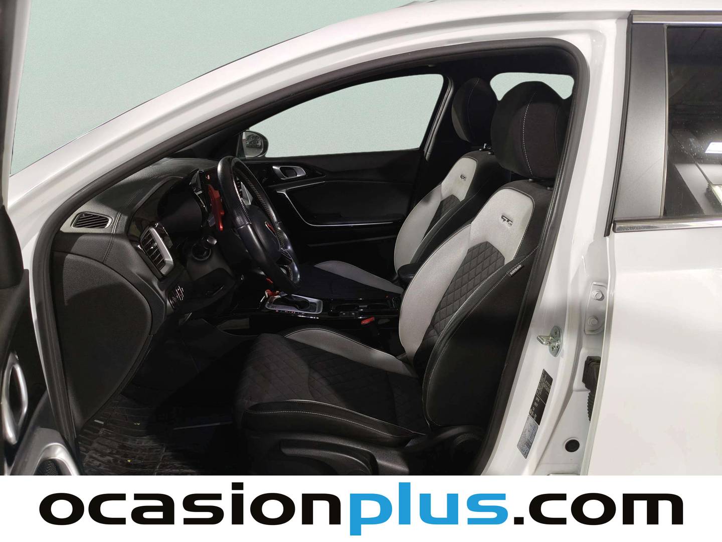 Foto asientos delanteros KIA Ceed Tourer KIA Ceed Tourer 1.5 MHEV GT Line DCT (160 CV)