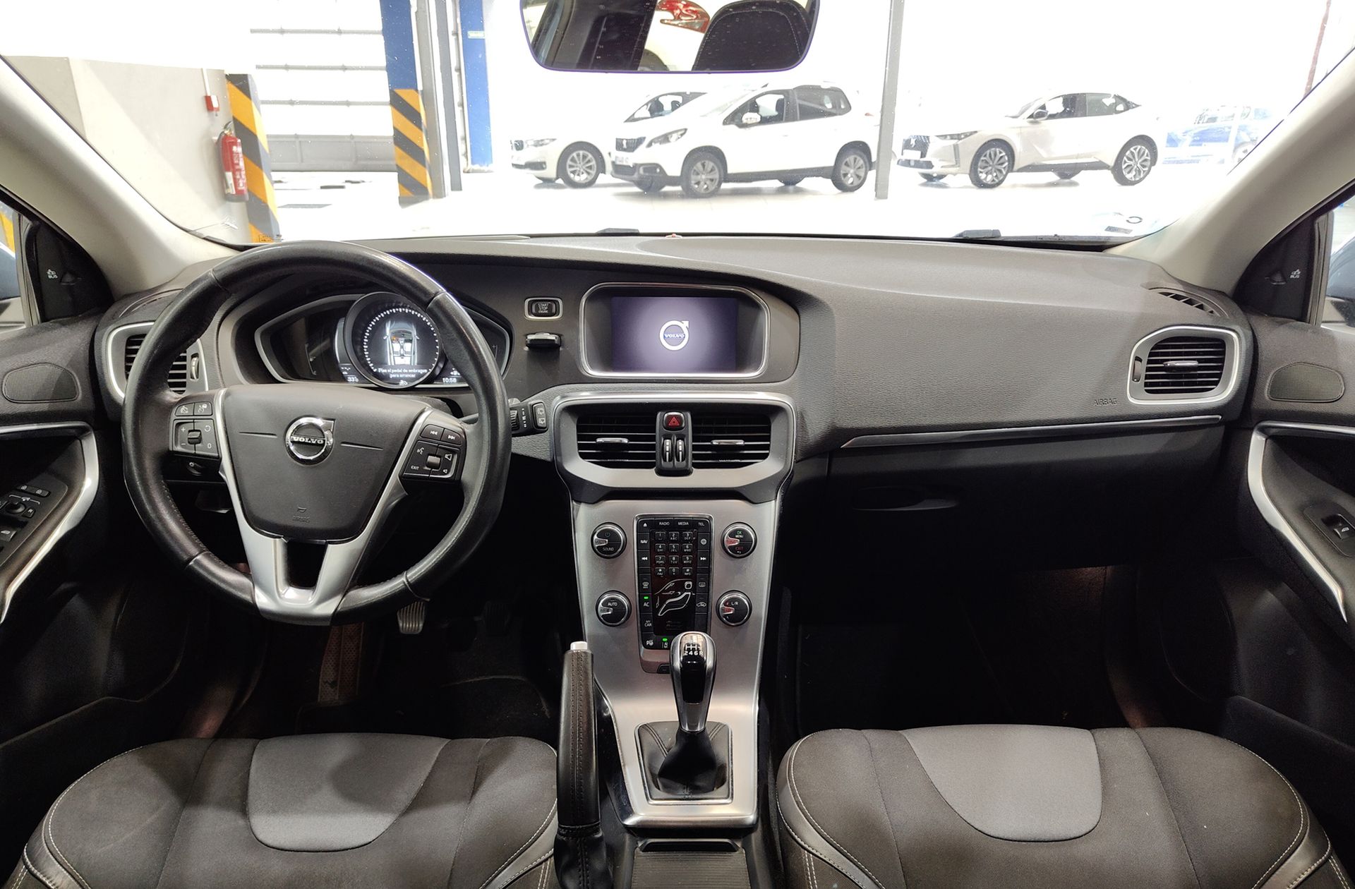 Volvo V40 D2 Momentum - foto 6