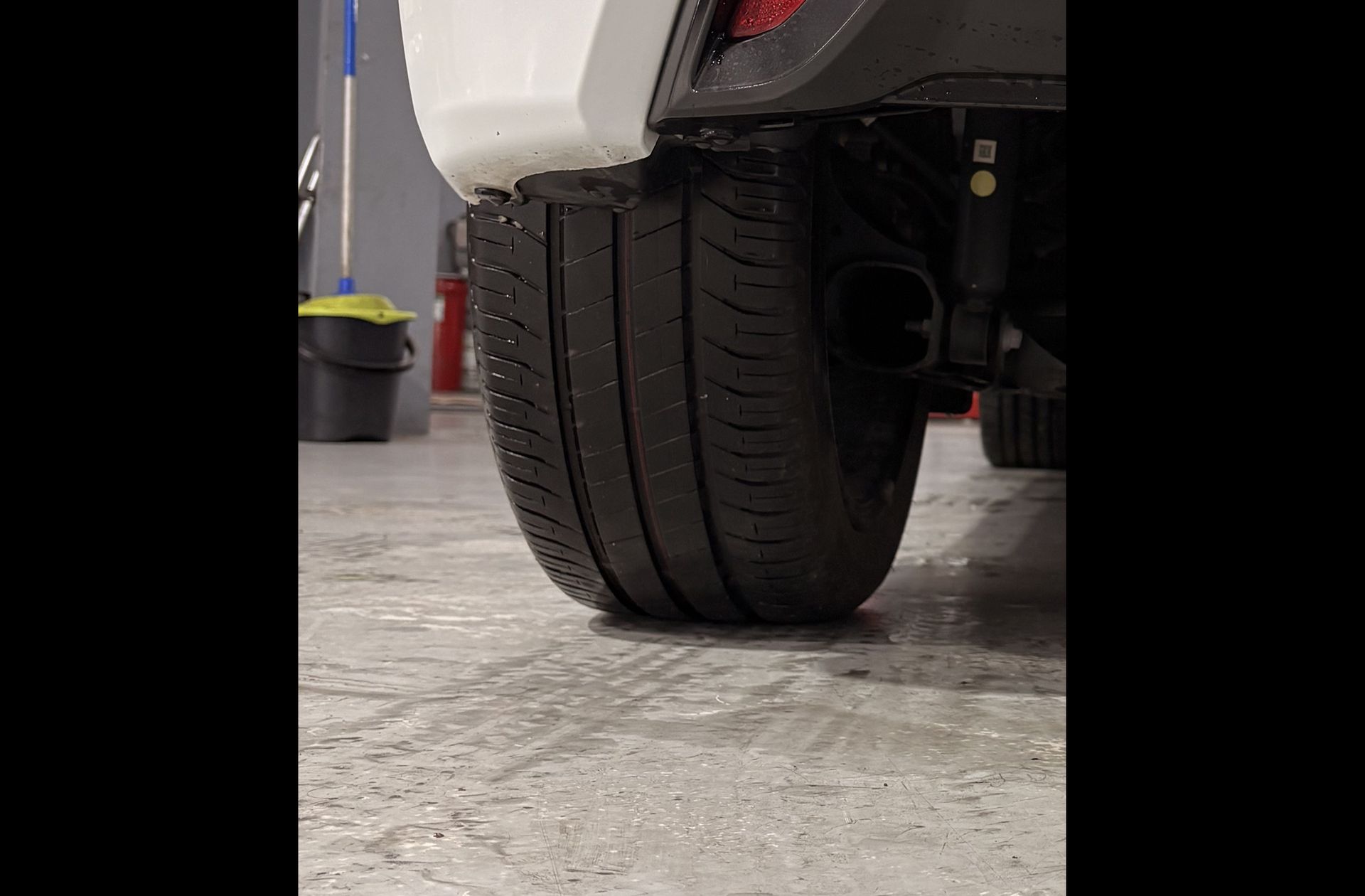 Toyota Yaris 120H Style - foto 30