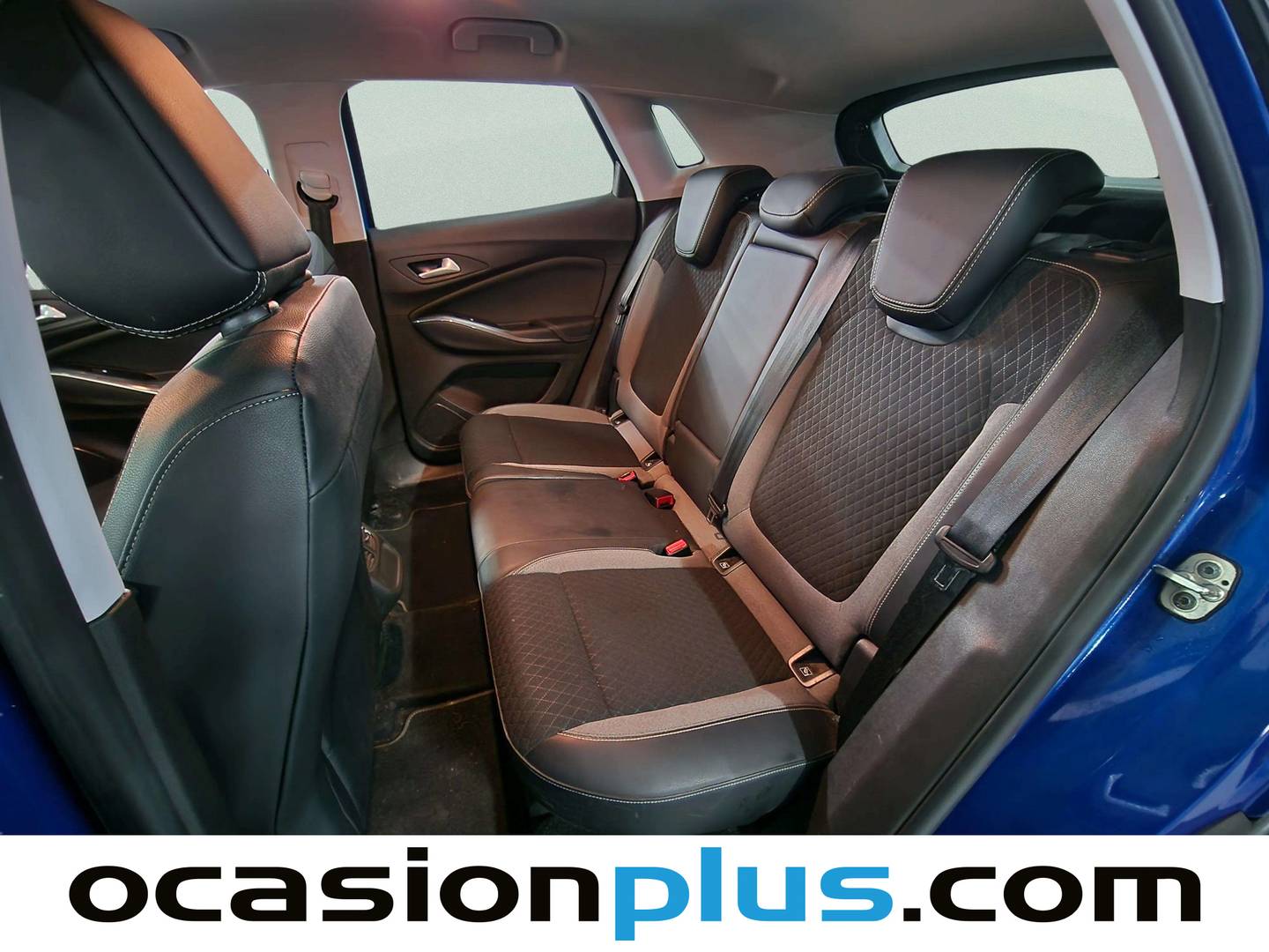 Foto asientos traseros Opel Grandland X Opel Grandland X 1.2 Turbo 120 Aniversario (130 CV)