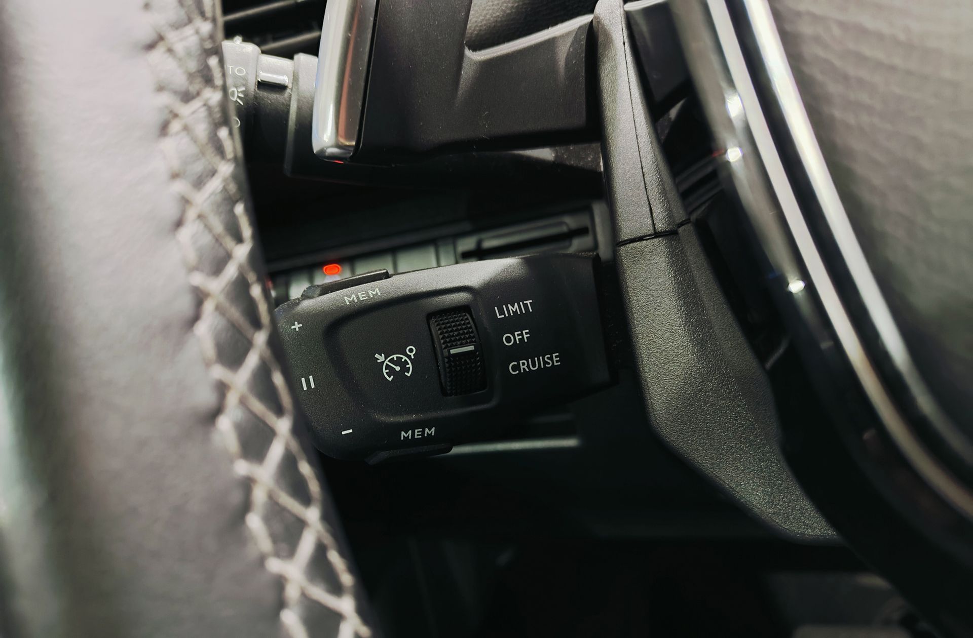 Peugeot 5008 PureTech 130 Allure Pack EAT8 7 plazas - foto 36