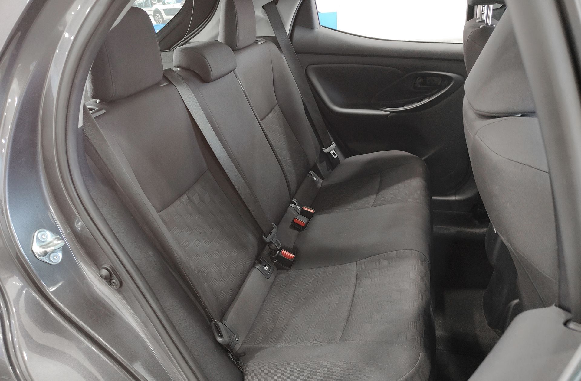 Toyota Yaris 120H Active Plus - foto 16
