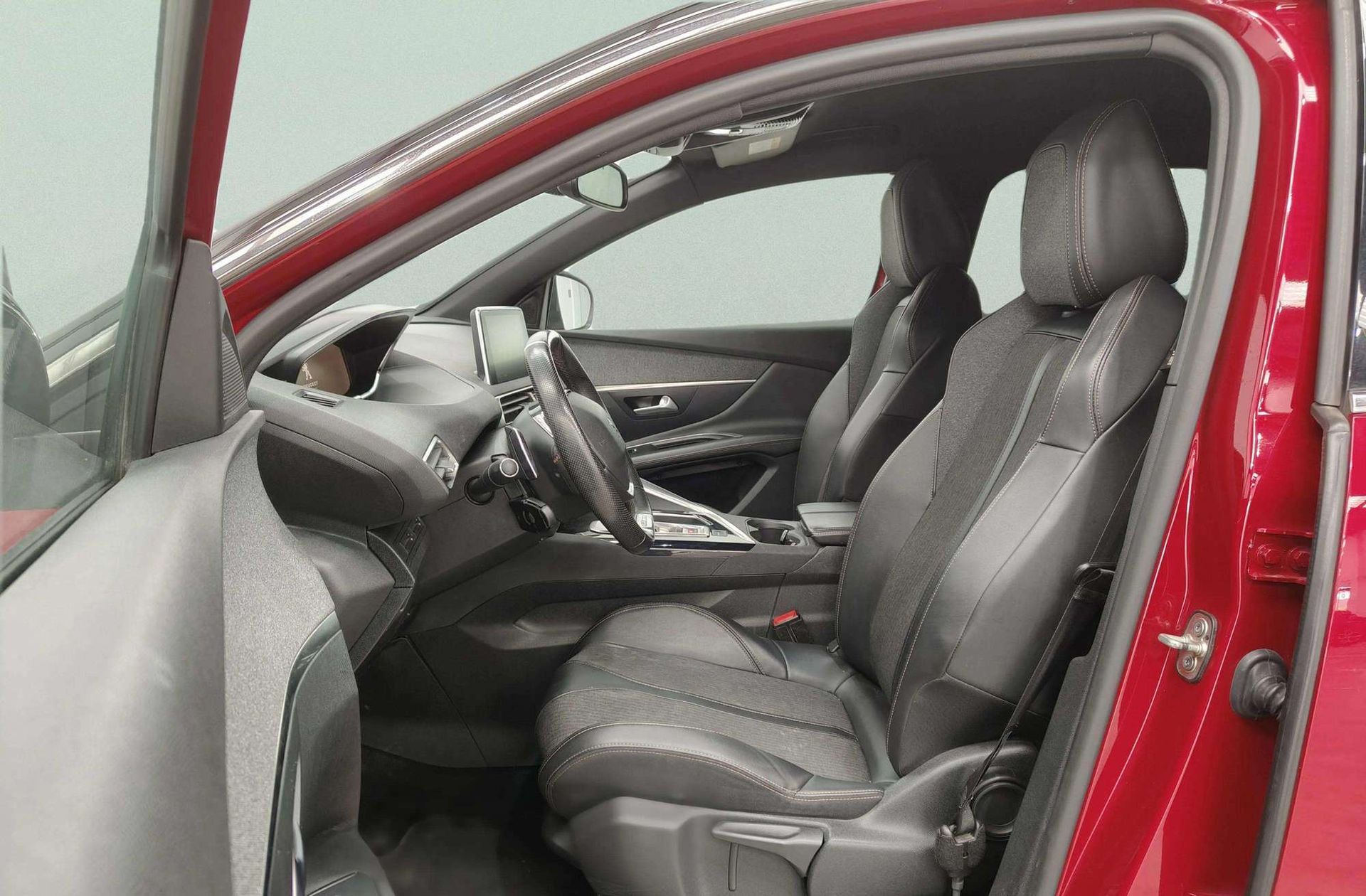 Peugeot 3008 PureTech 130 GT Line EAT8 - foto 12