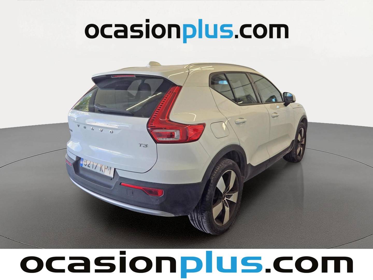 Foto trasera Volvo XC40 Volvo XC40 T3 Momentum (156 CV) derecha