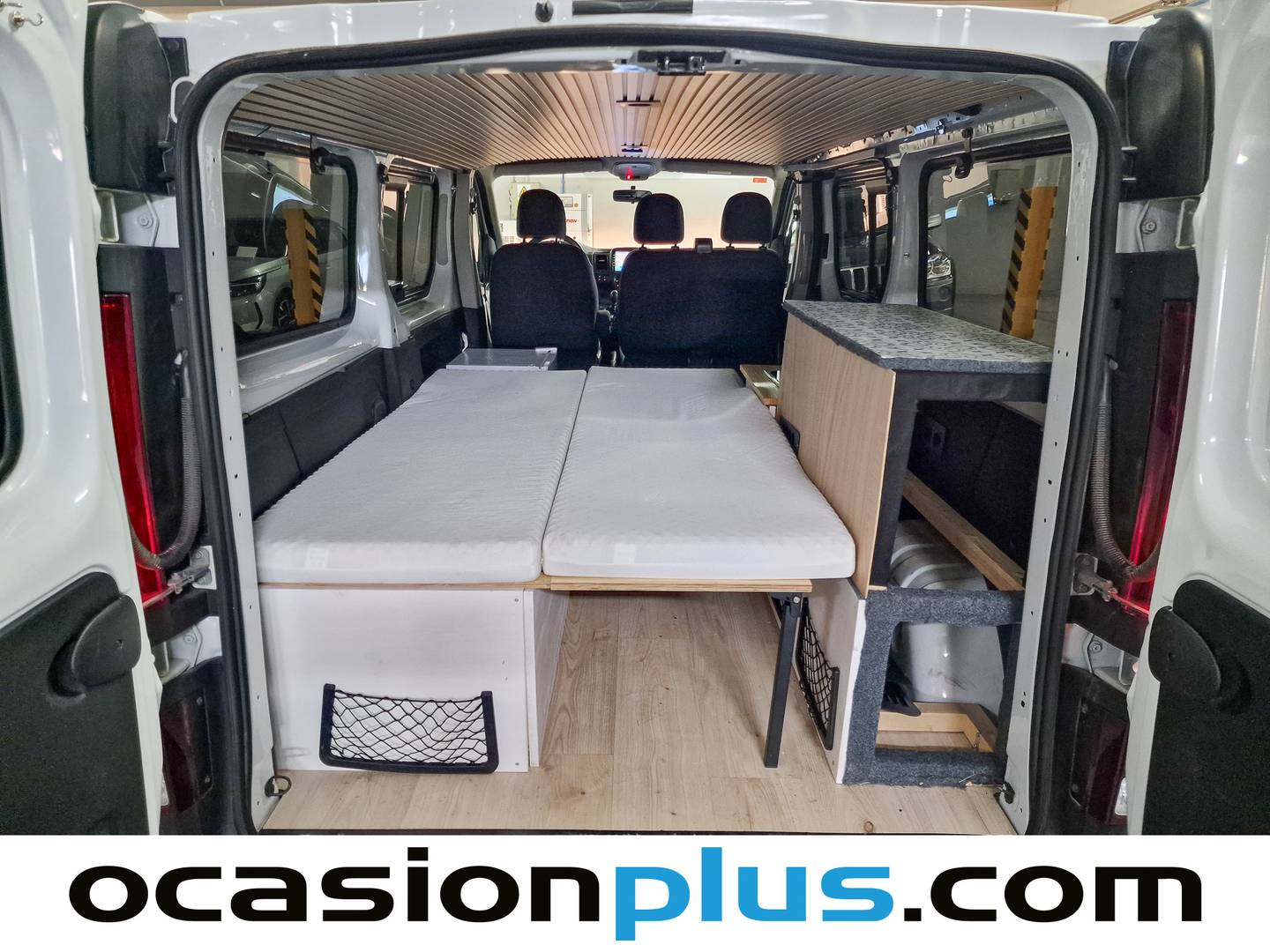 Extras y acabados del Renault Trafic Renault Trafic Largo Energy Blue dCi (120 CV) 3 Plazas Semi-camperizado